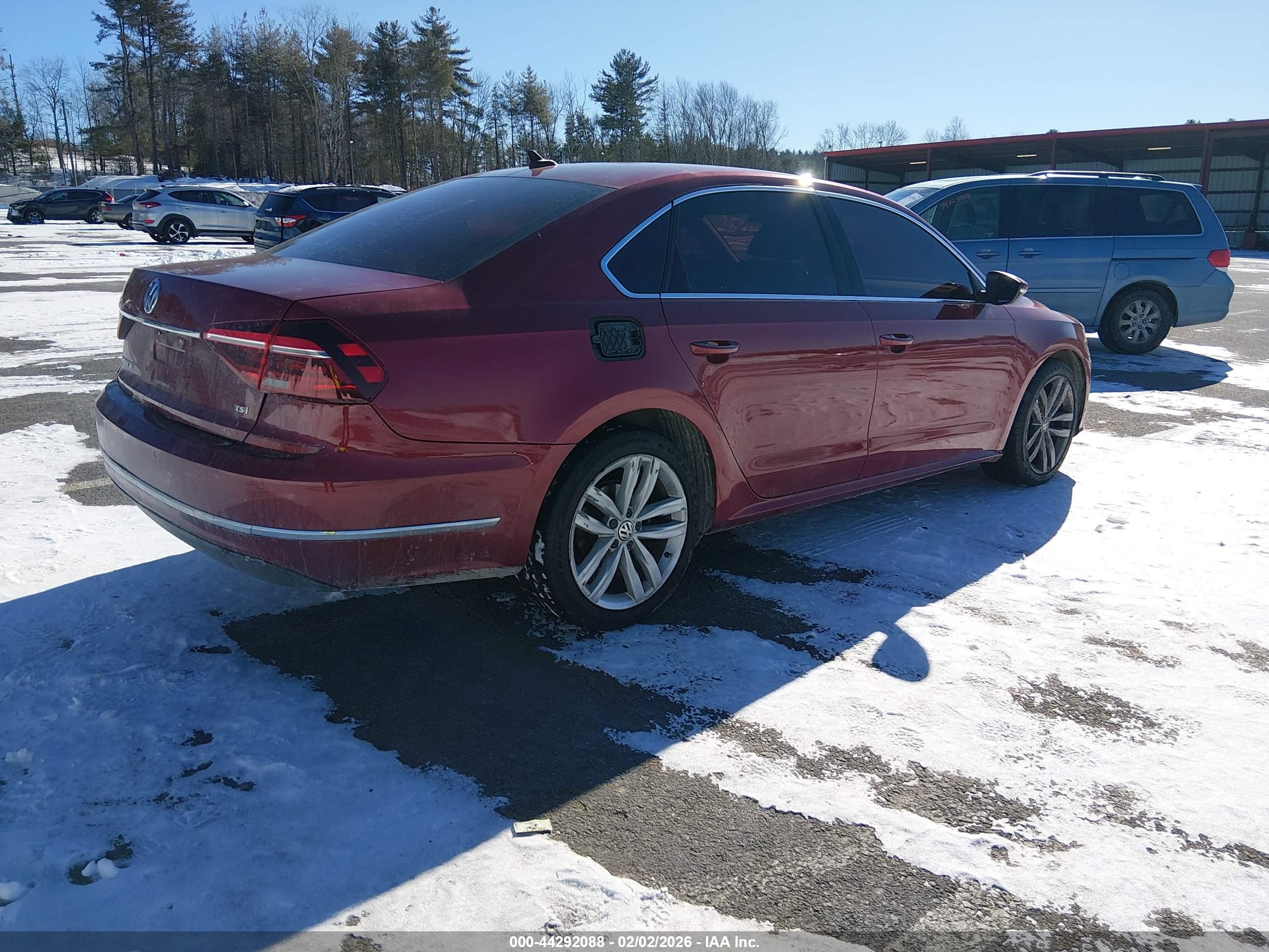 VOLKSWAGEN PASSAT image 4