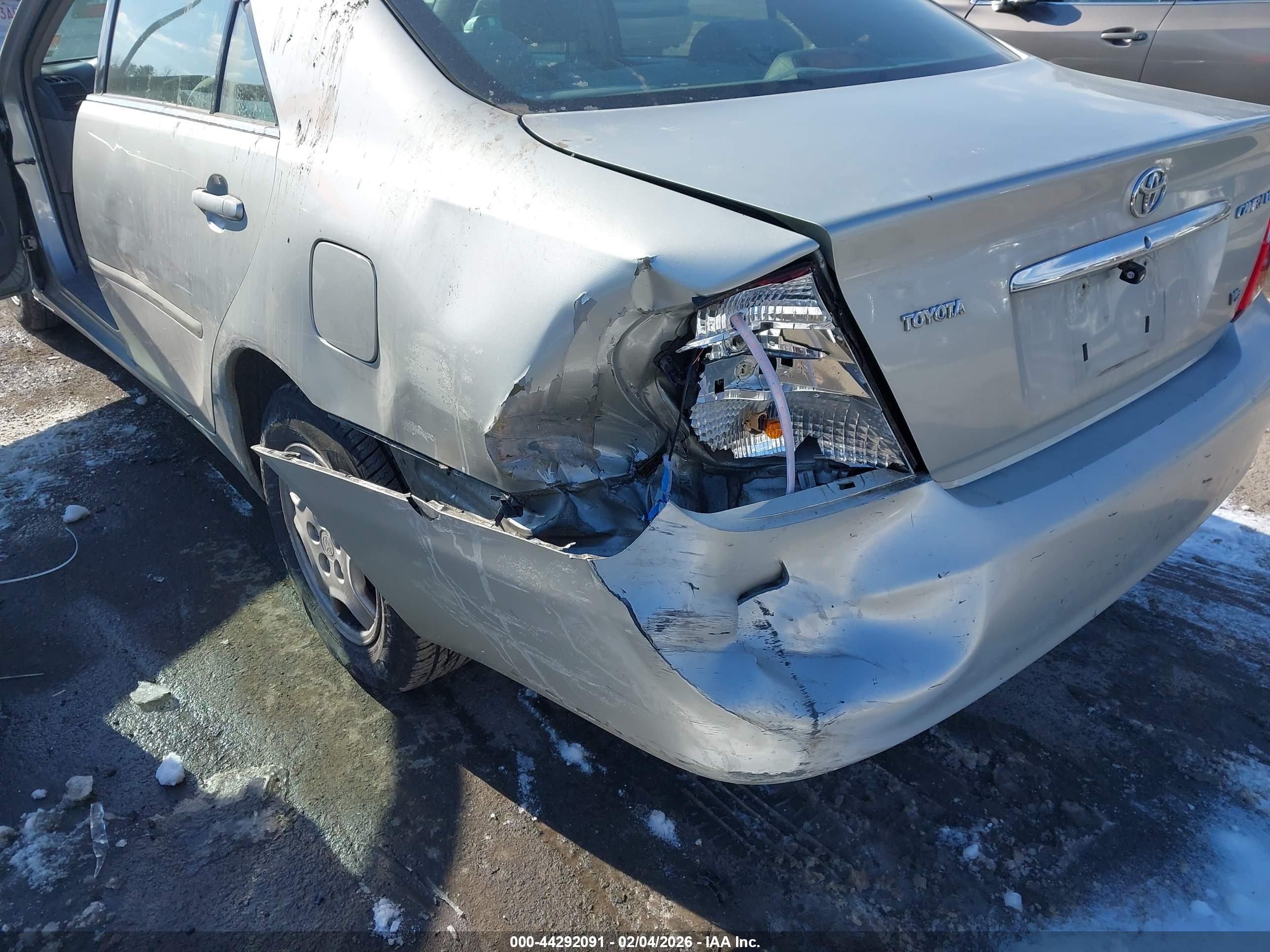 TOYOTA CAMRY image 6