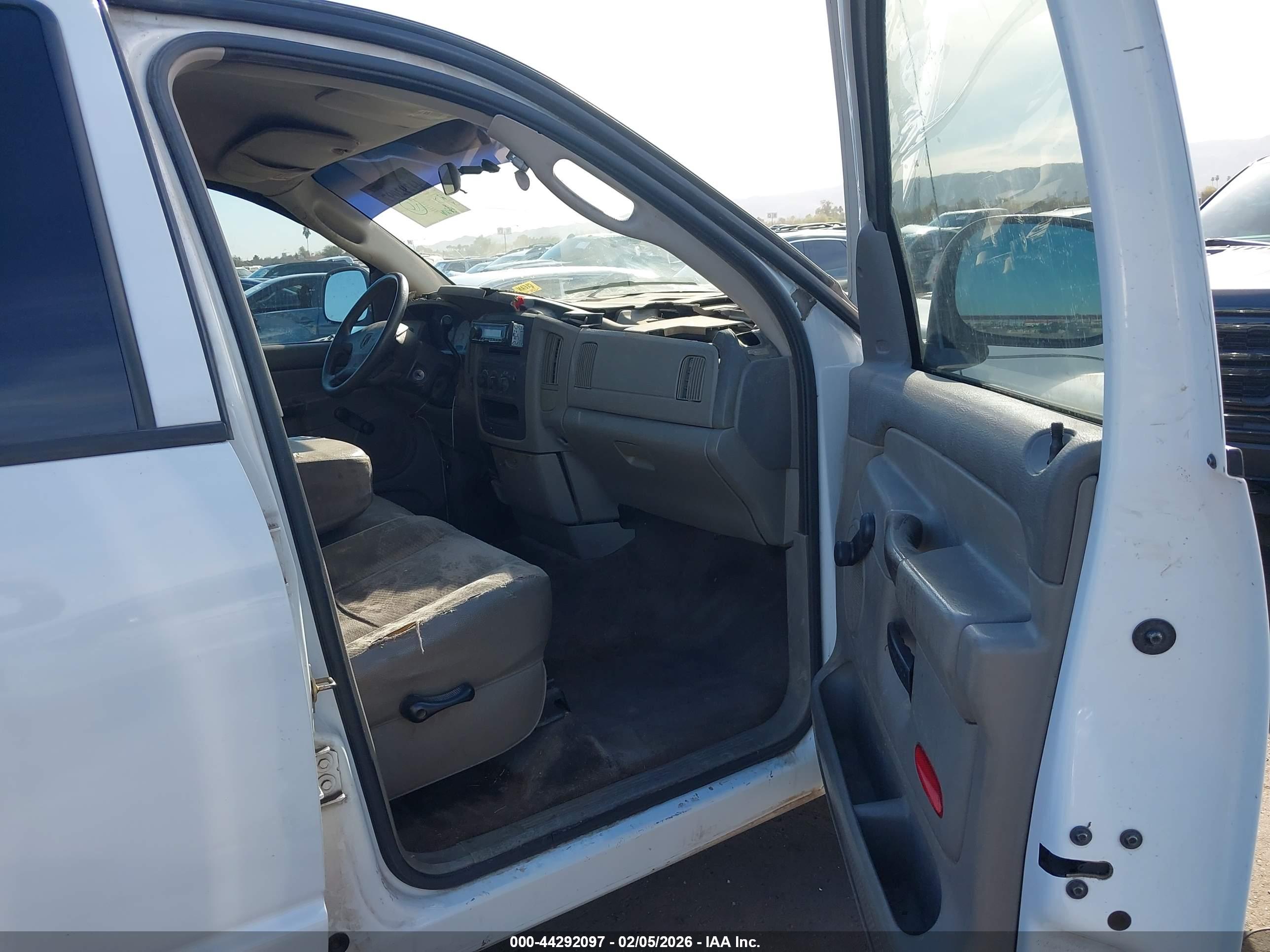 DODGE RAM image 5