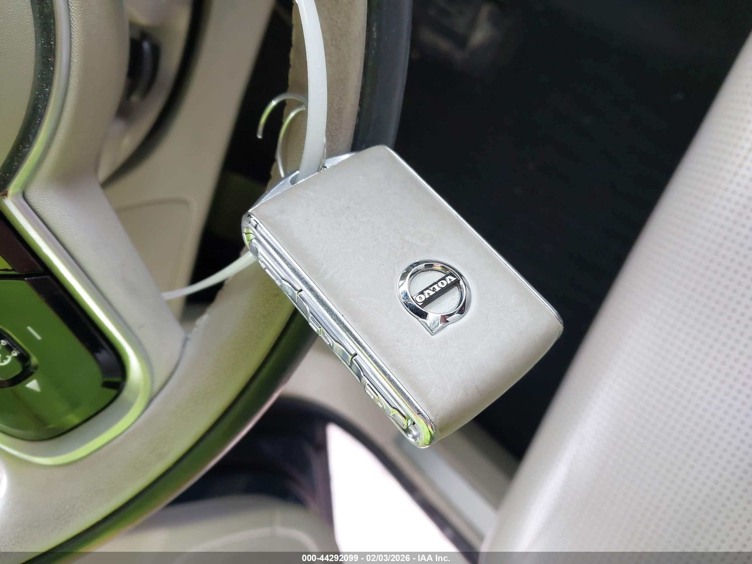 VOLVO XC90 image 11
