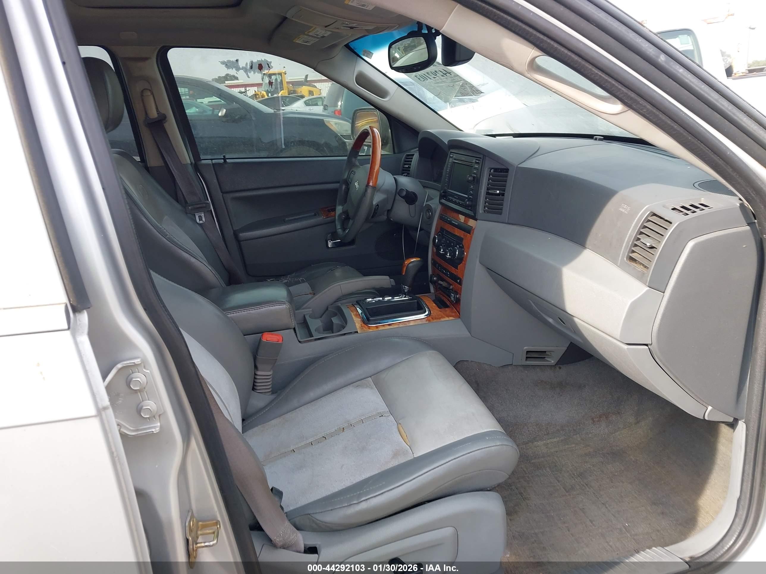 JEEP GRAND image 5
