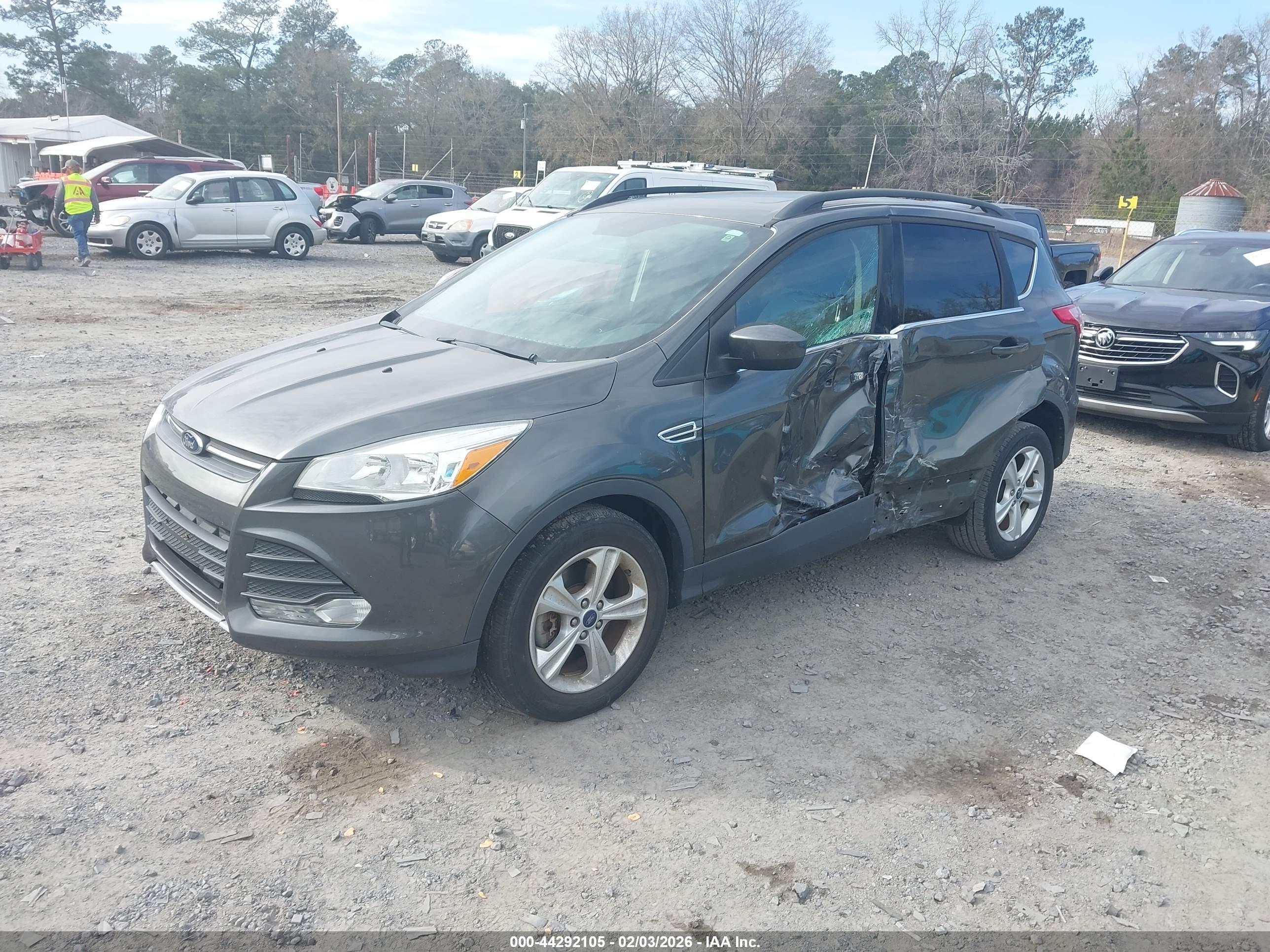 FORD ESCAPE image 2