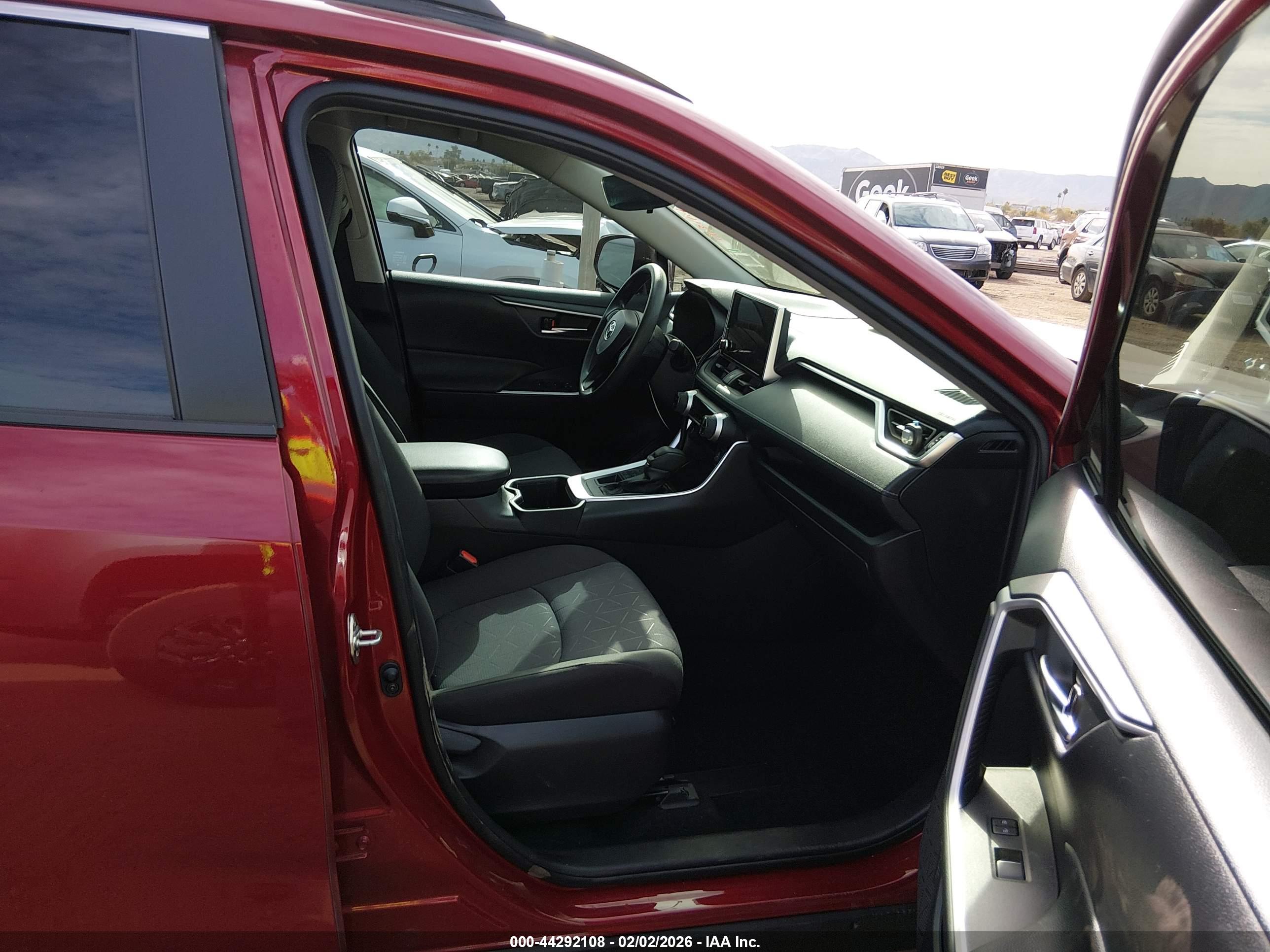 TOYOTA RAV4 image 5