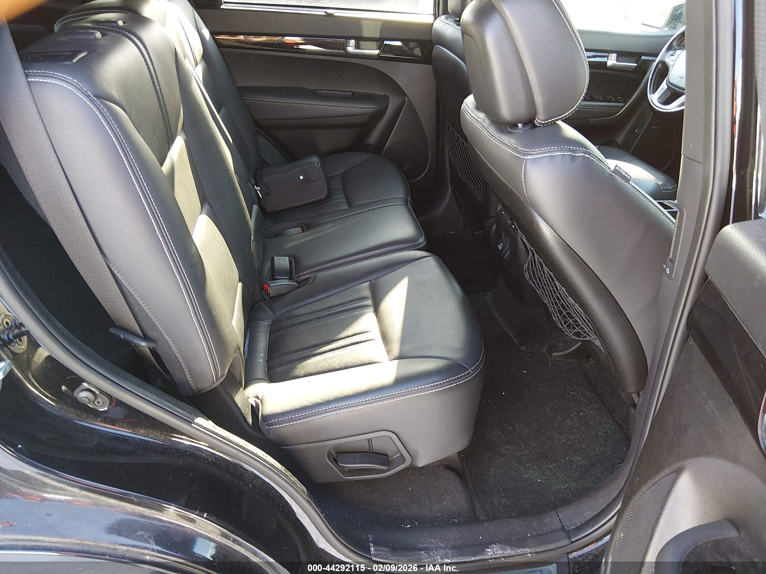KIA SORENTO image 8