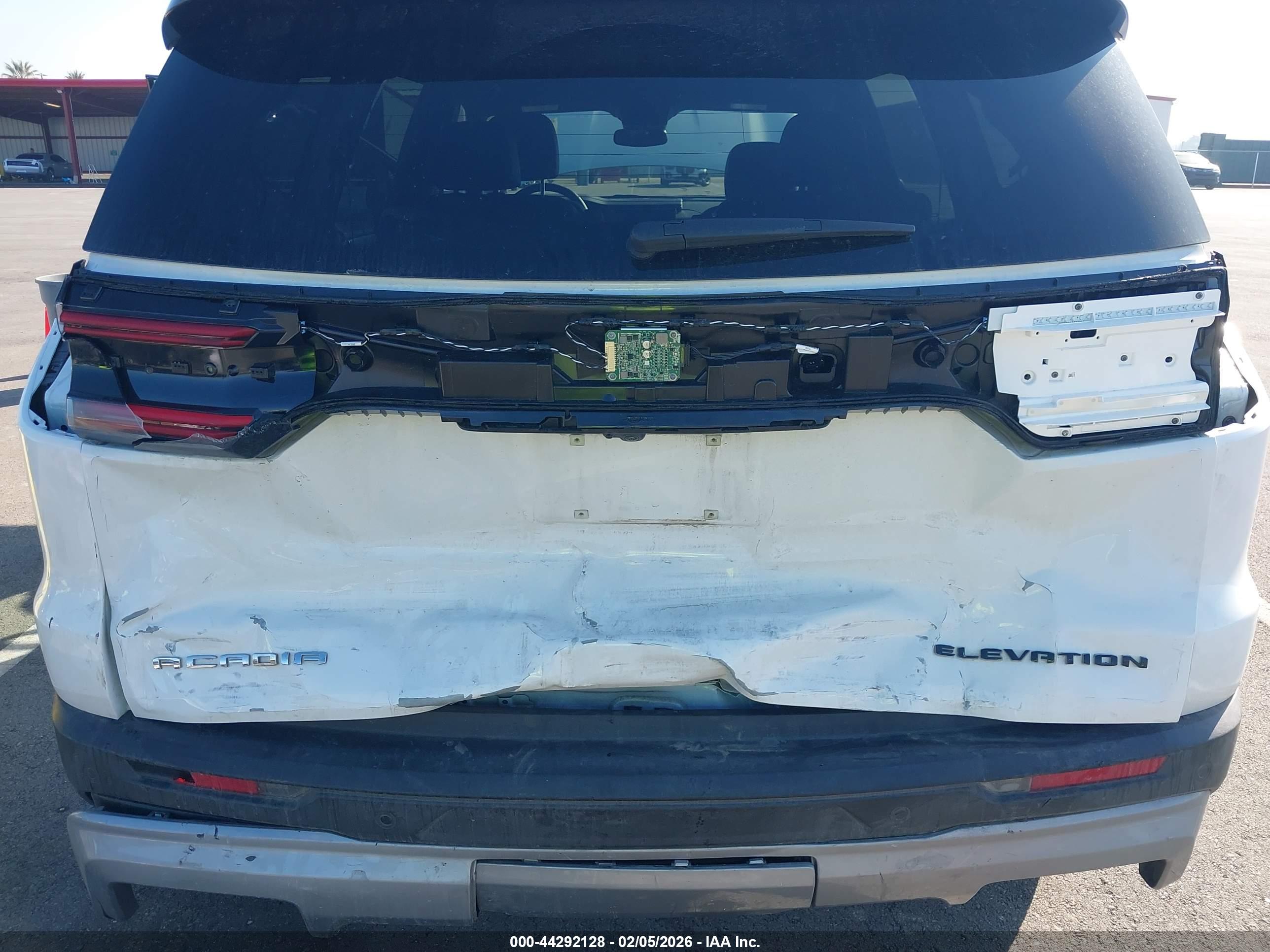 GMC ACADIA image 6