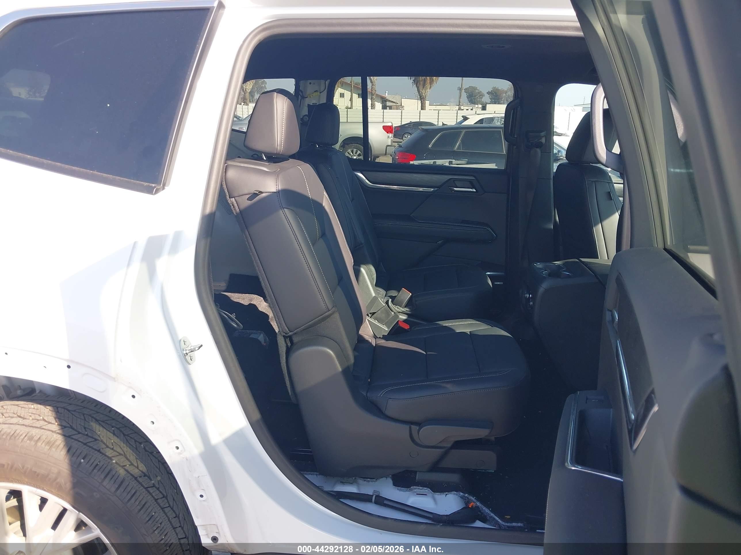 GMC ACADIA image 8