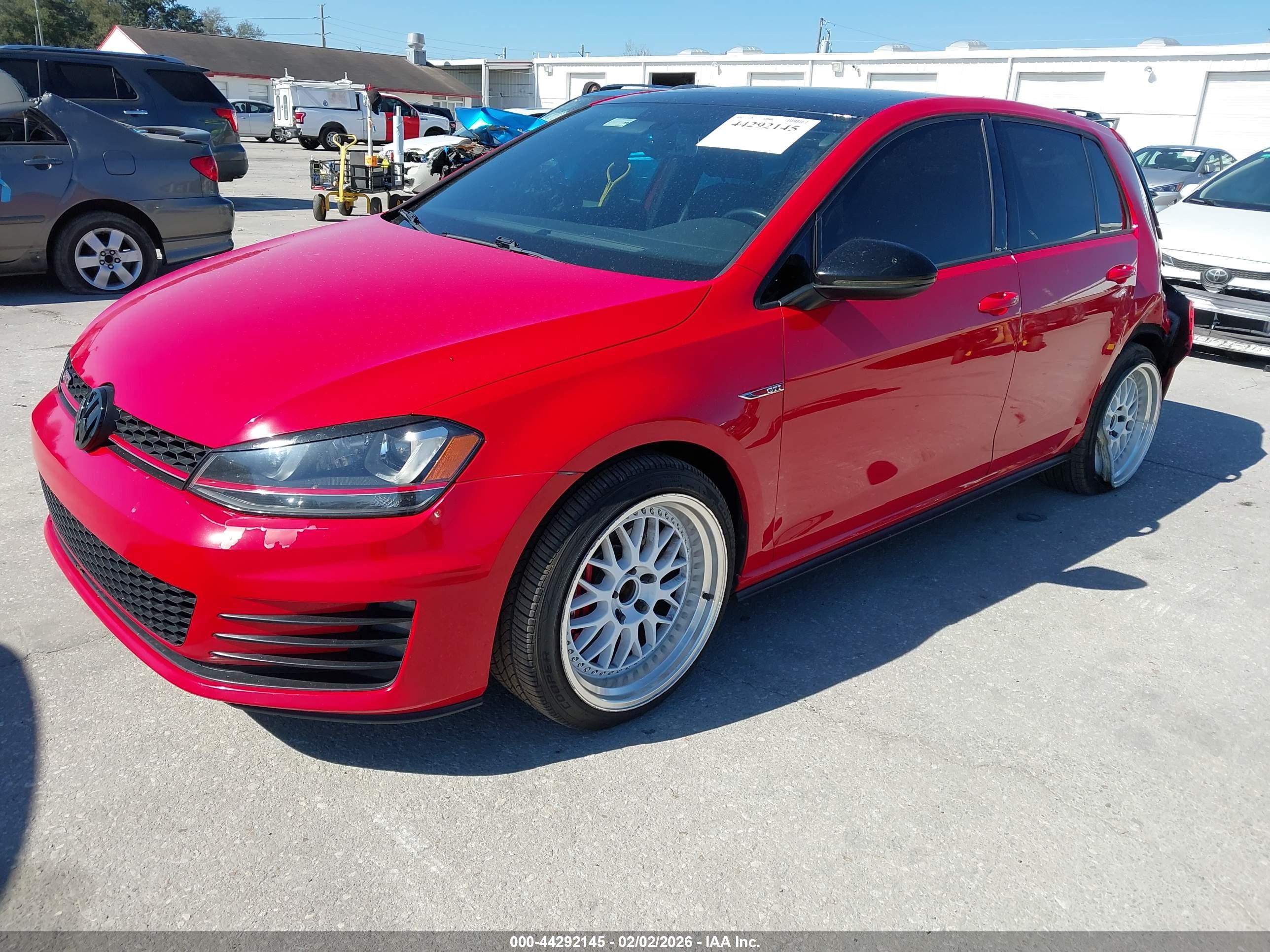 VOLKSWAGEN GOLF image 2
