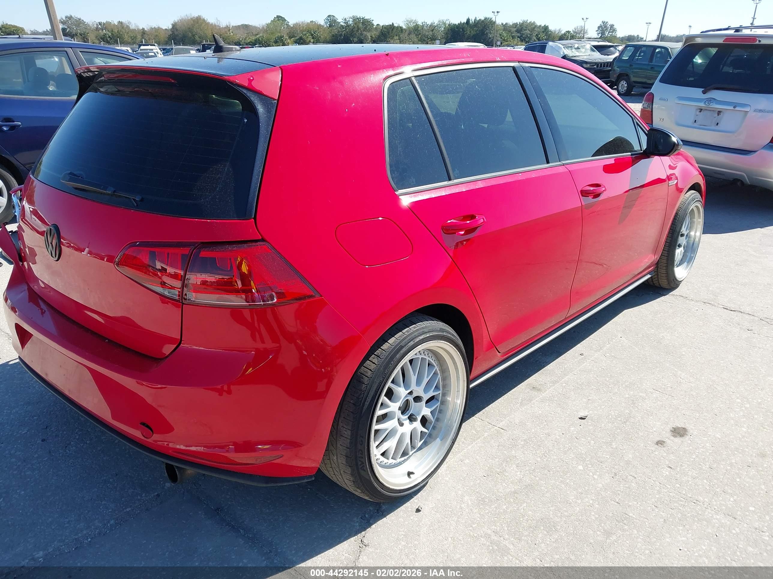 VOLKSWAGEN GOLF image 4