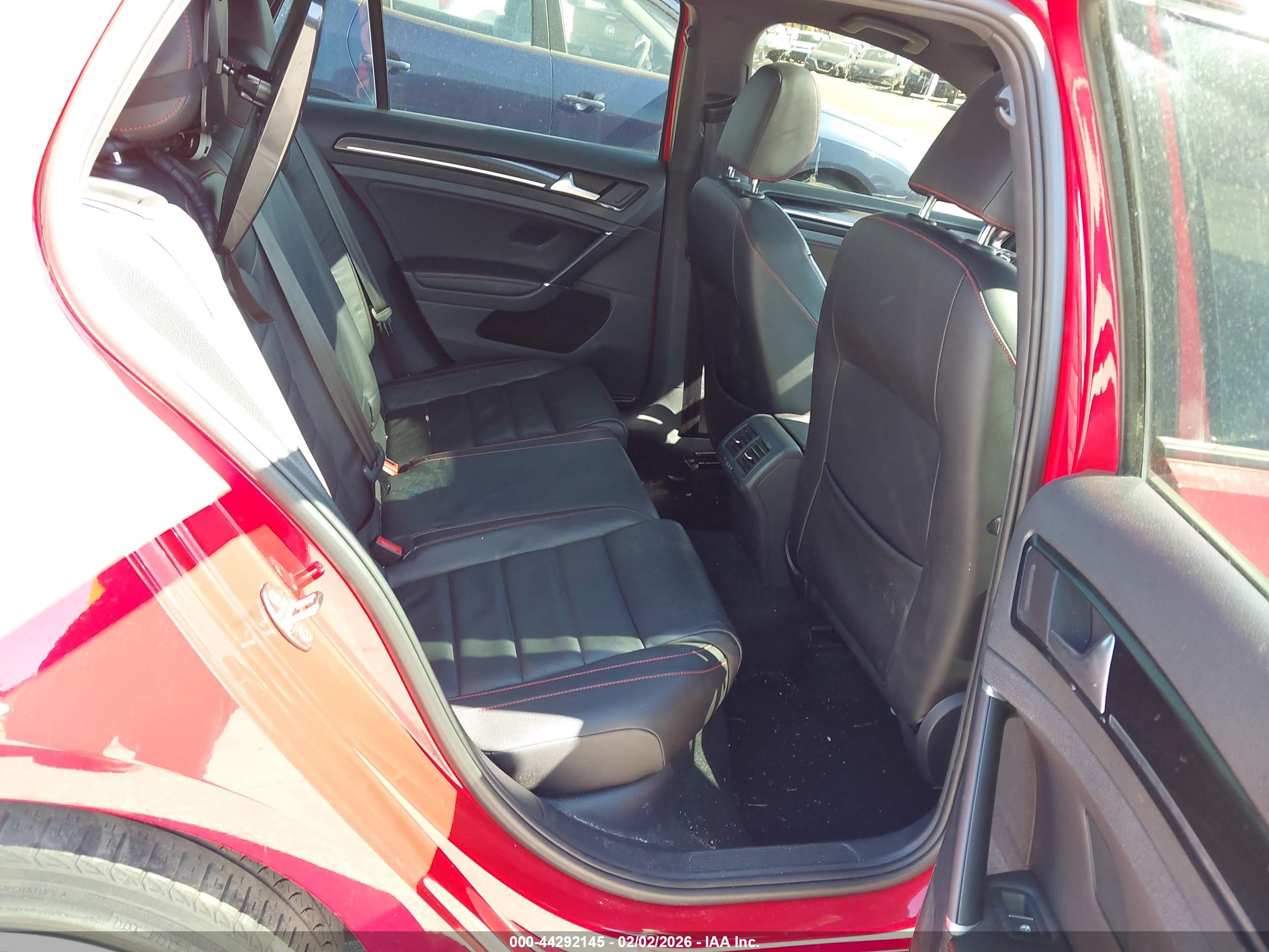 VOLKSWAGEN GOLF image 8