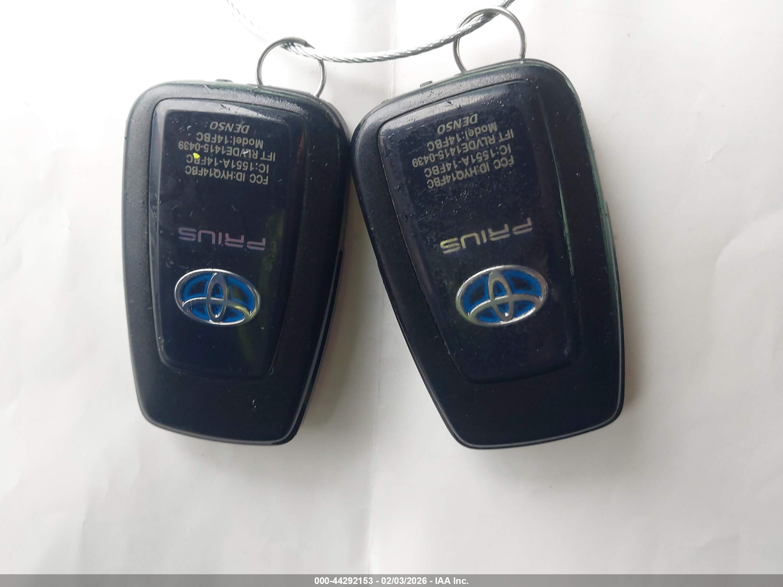 TOYOTA PRIUS image 11