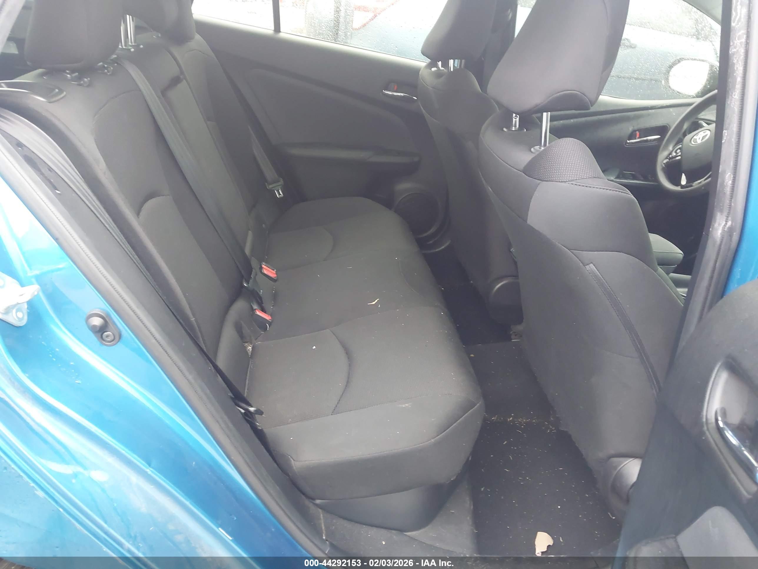 TOYOTA PRIUS image 8