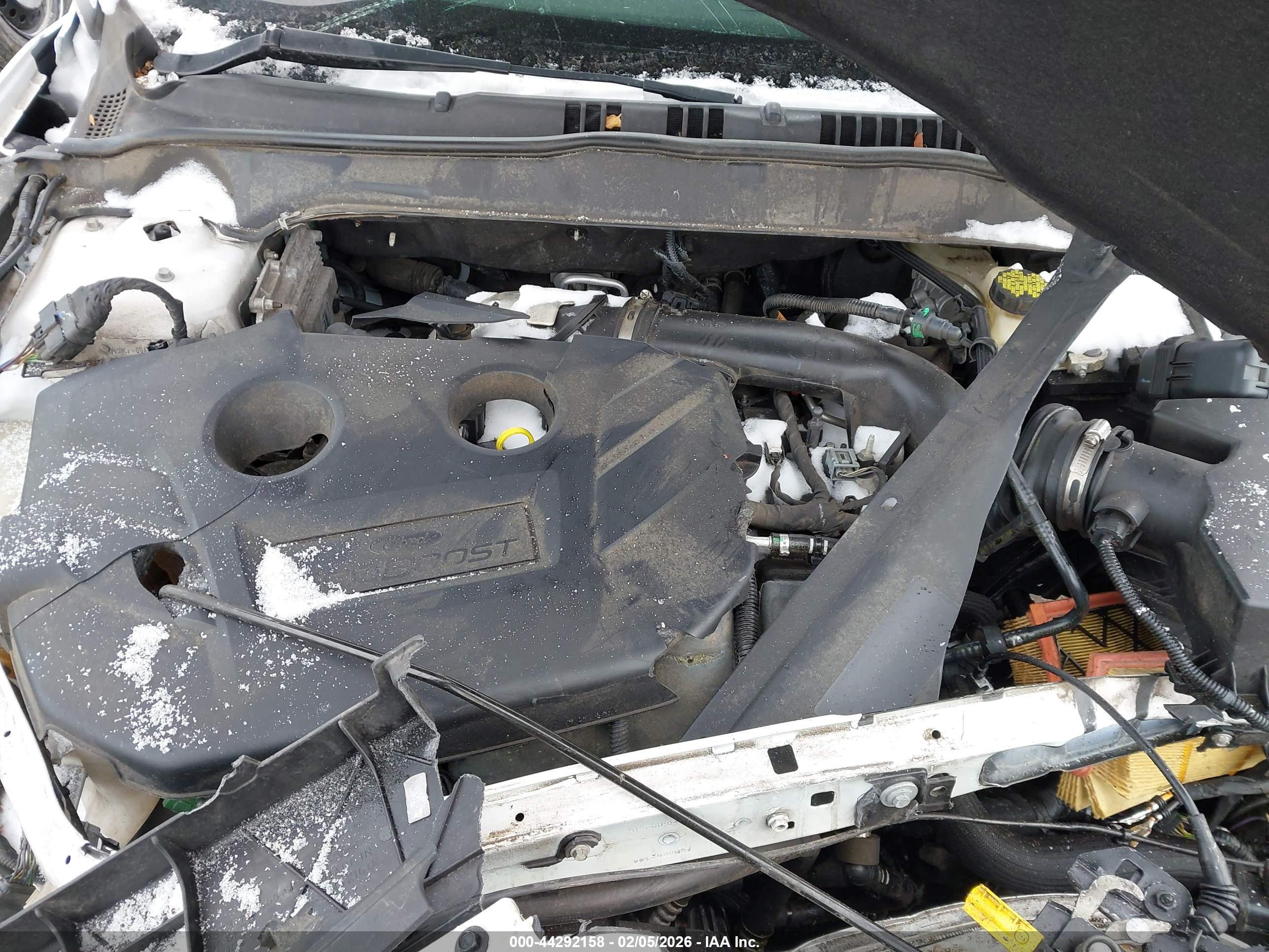 FORD FUSION image 10