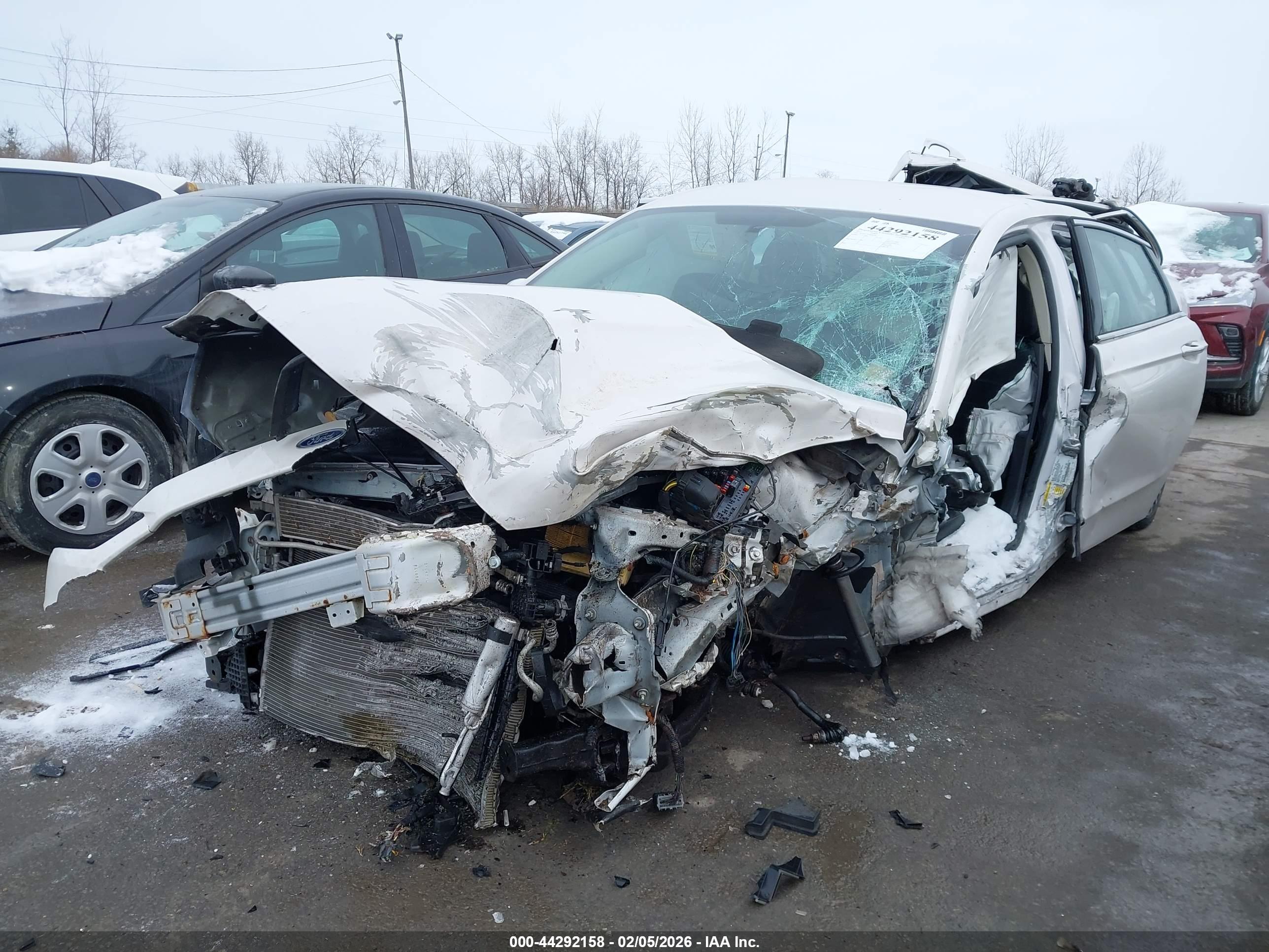 FORD FUSION image 2