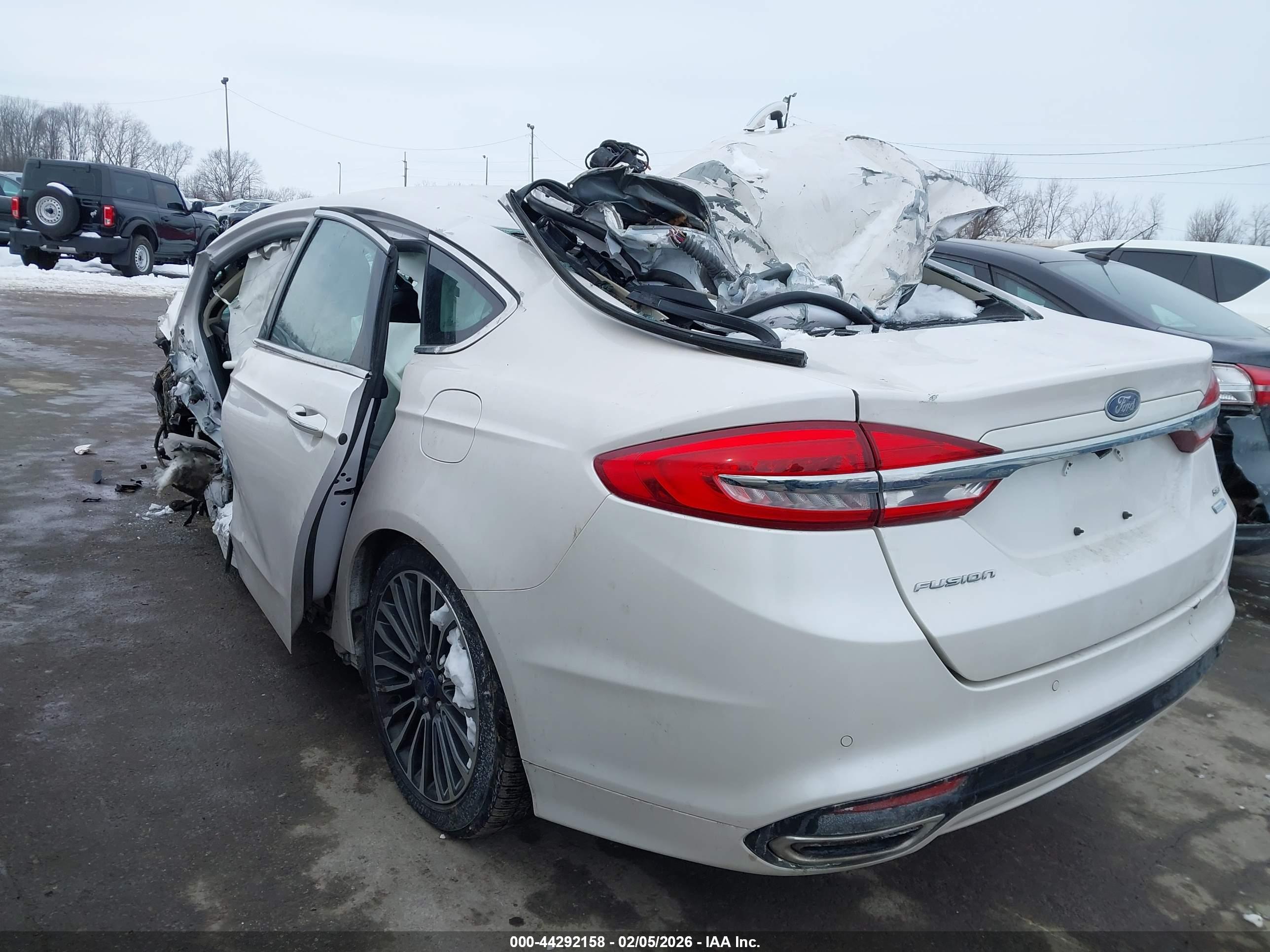 FORD FUSION image 3