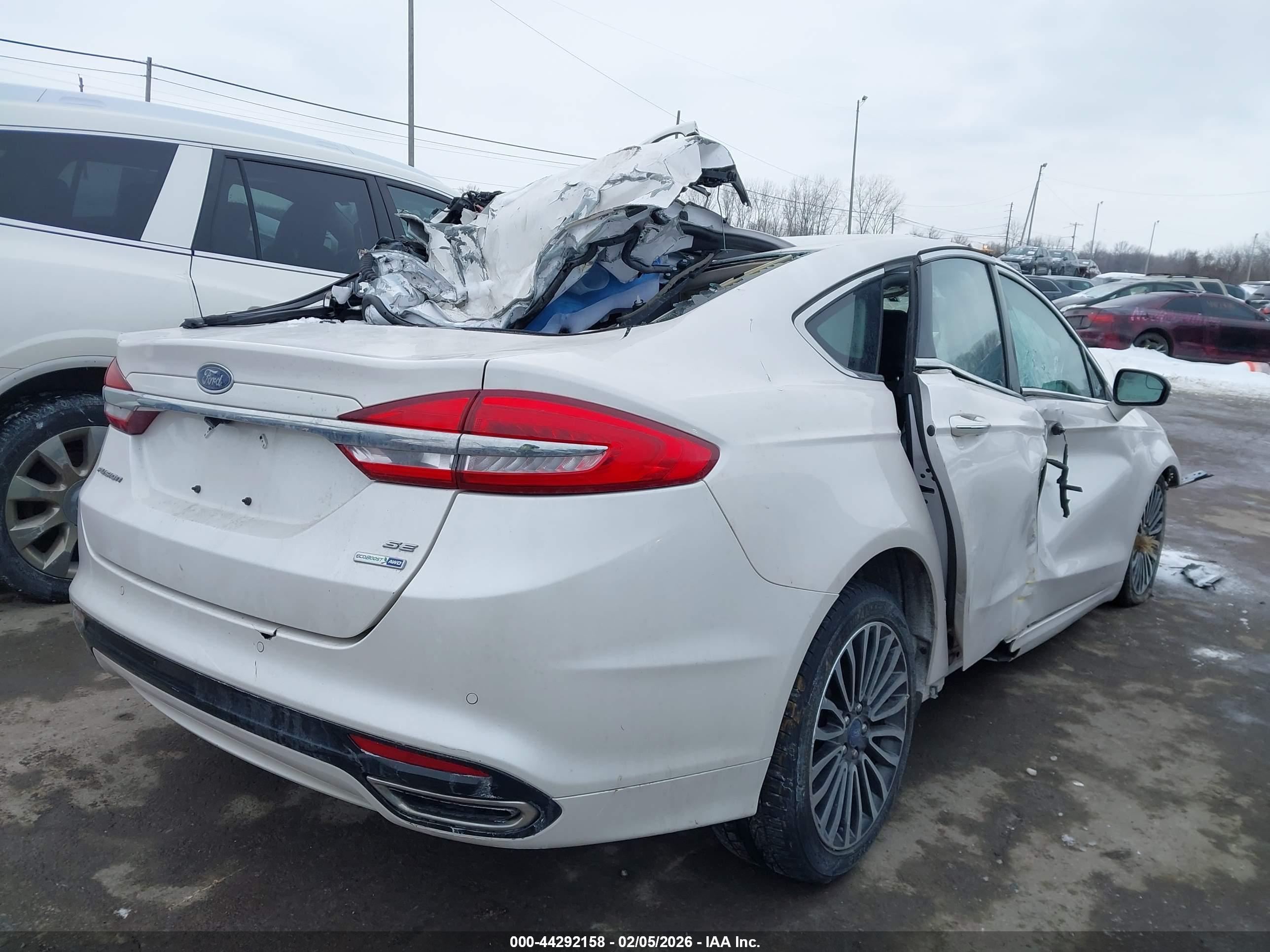 FORD FUSION image 4