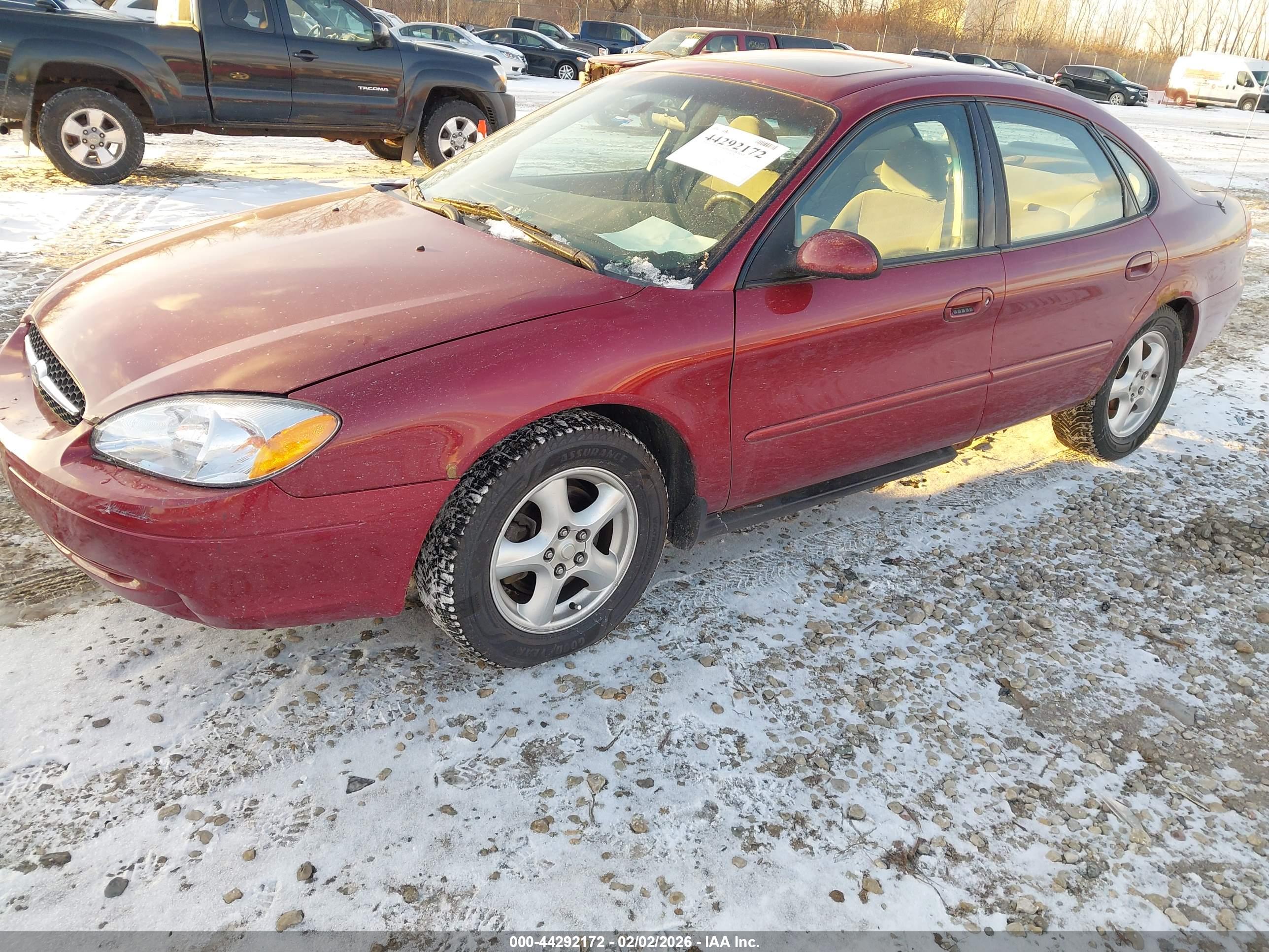 FORD TAURUS image 2