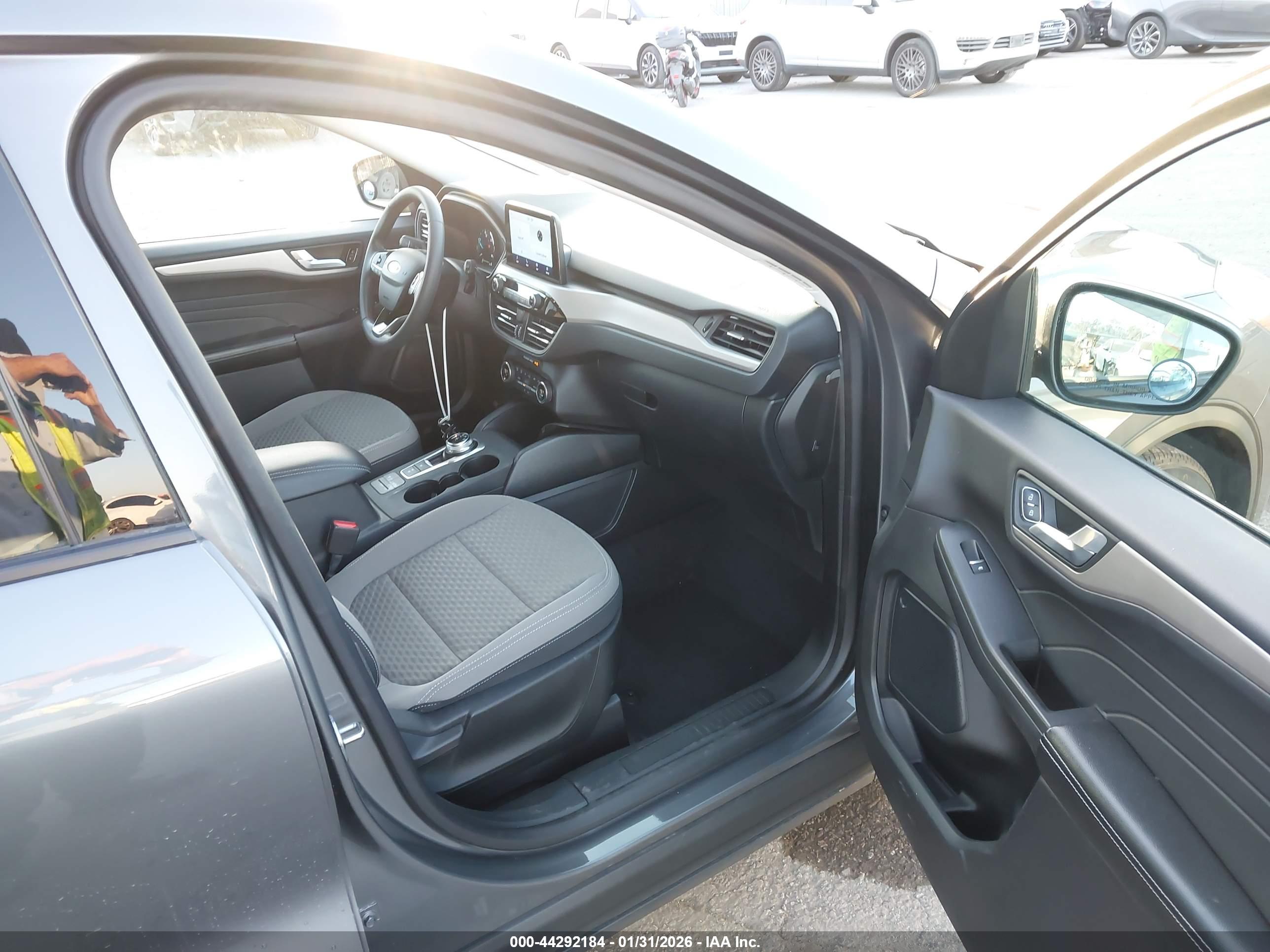 FORD ESCAPE image 5