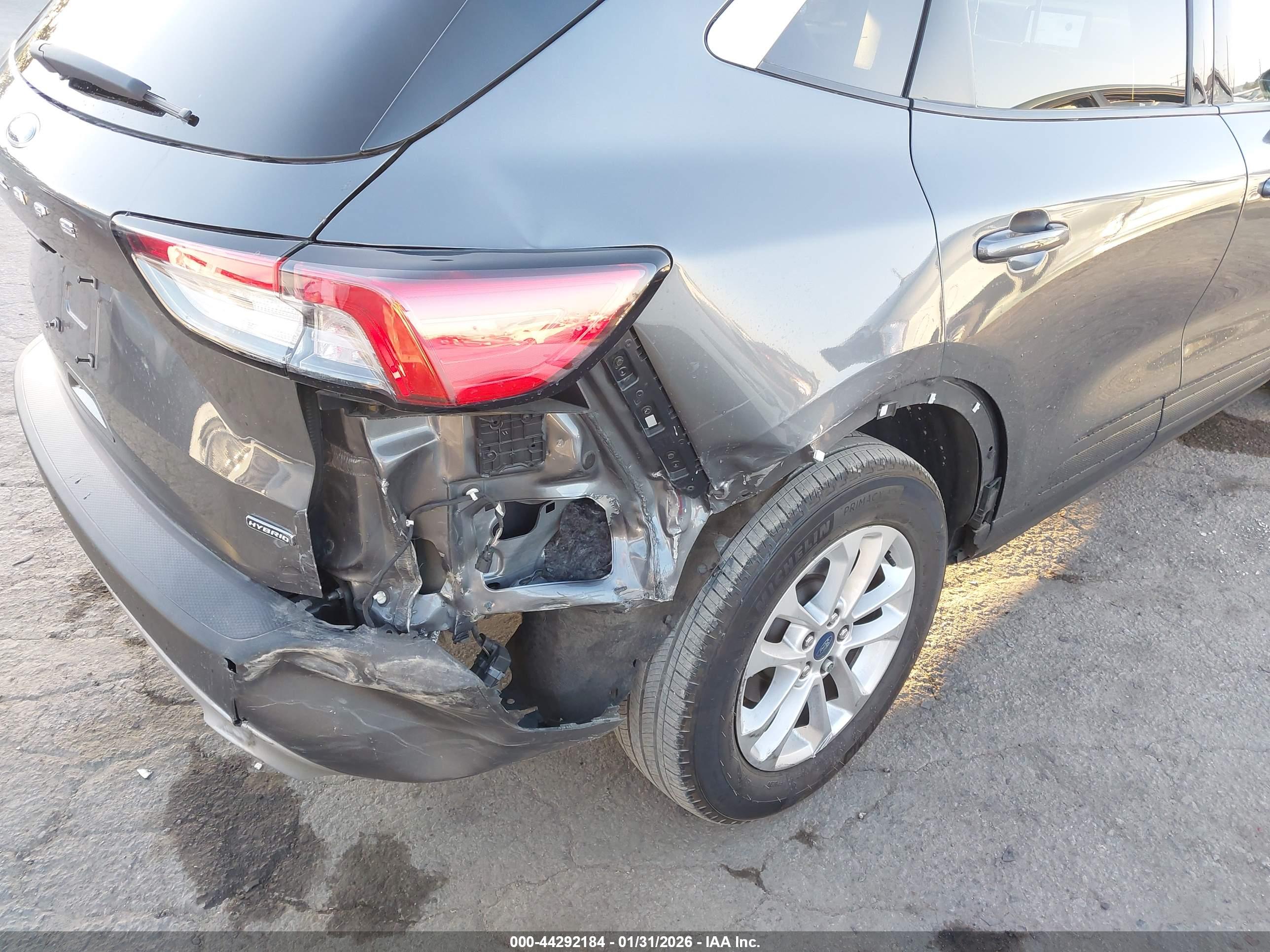 FORD ESCAPE image 6