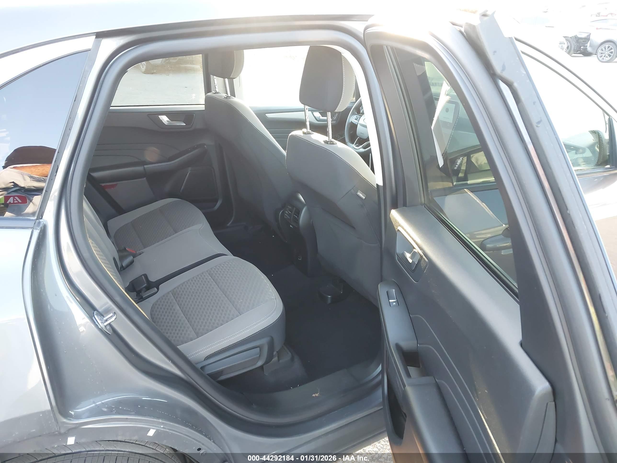 FORD ESCAPE image 8