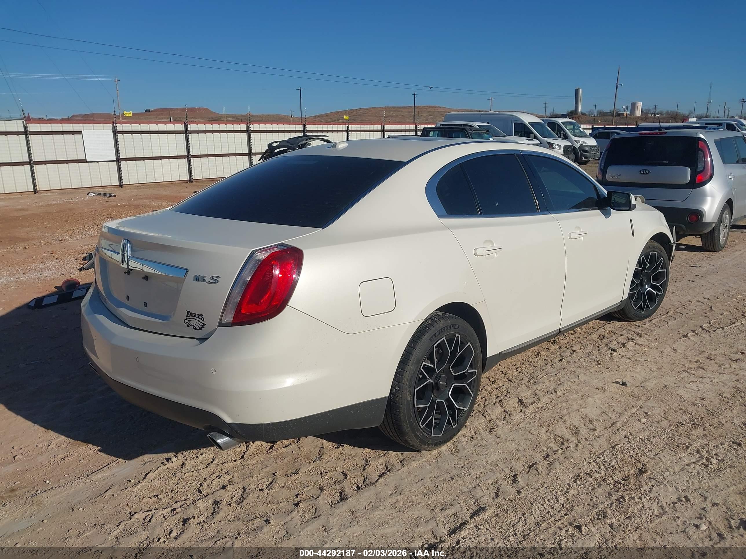 LINCOLN MKS image 4