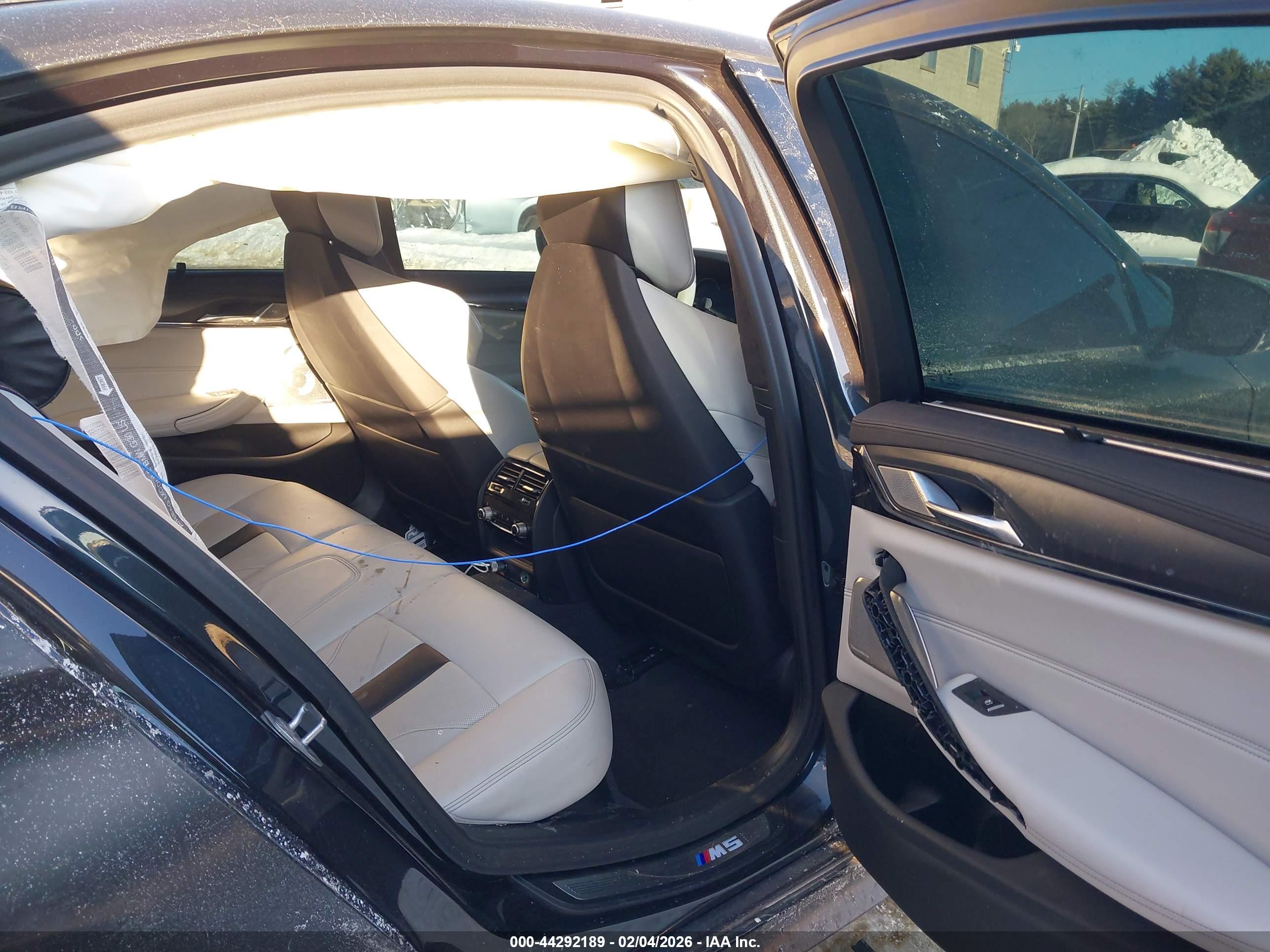 BMW M5 image 8