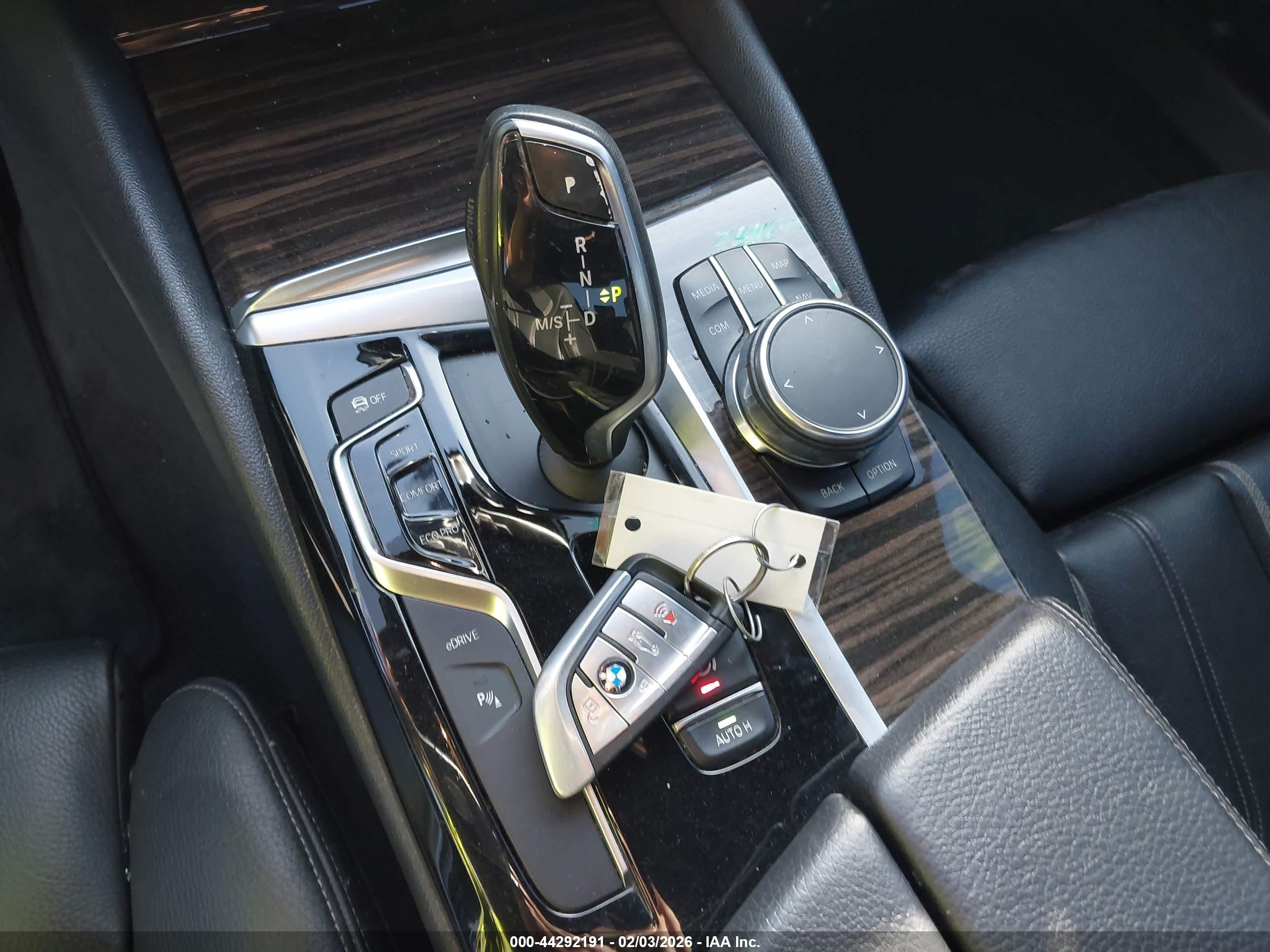 BMW 530E image 11