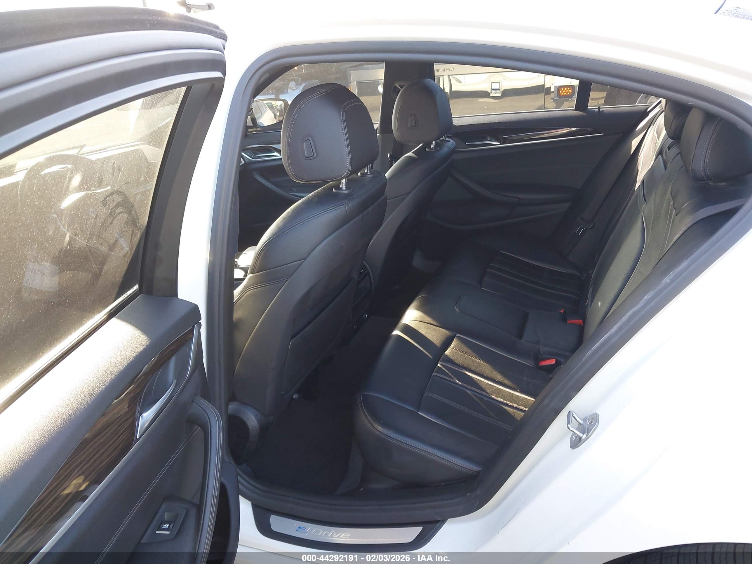 BMW 530E image 8