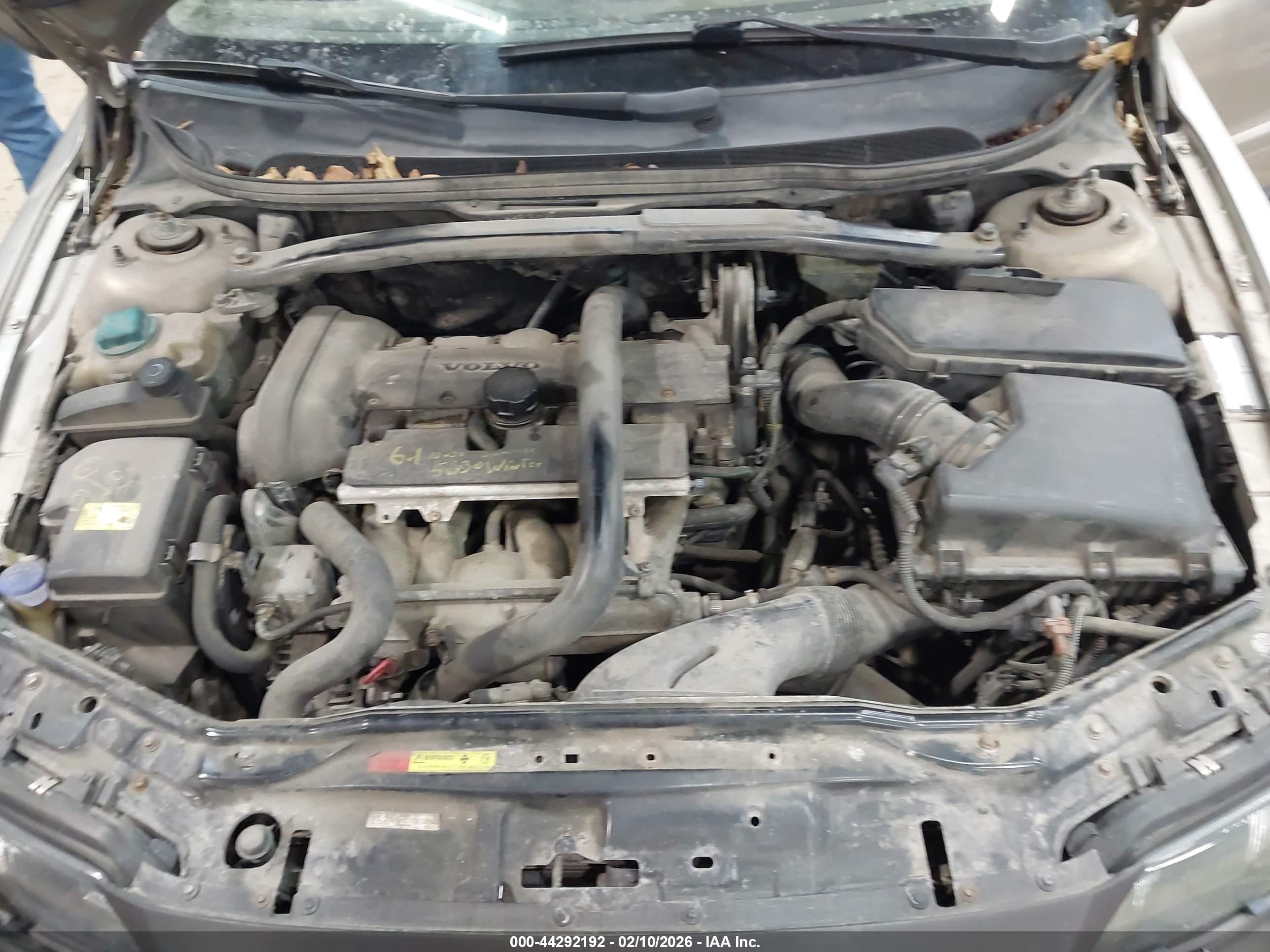 VOLVO XC70 image 10
