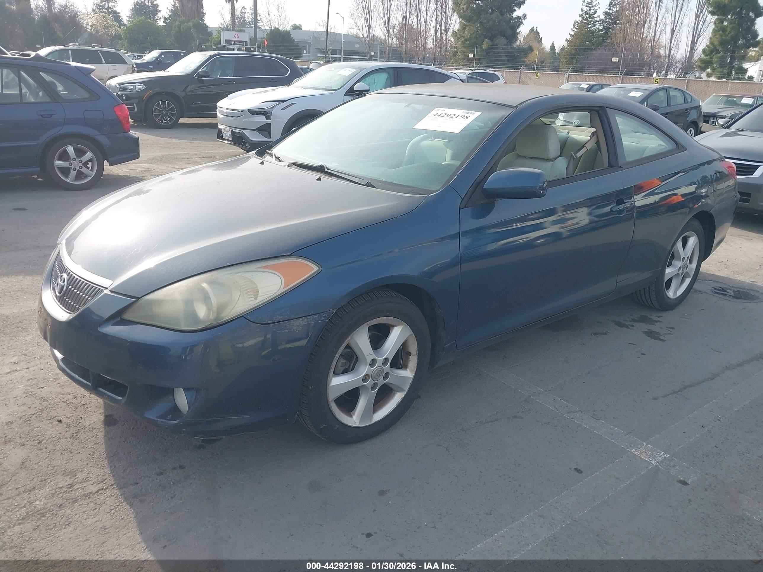TOYOTA CAMRY image 2