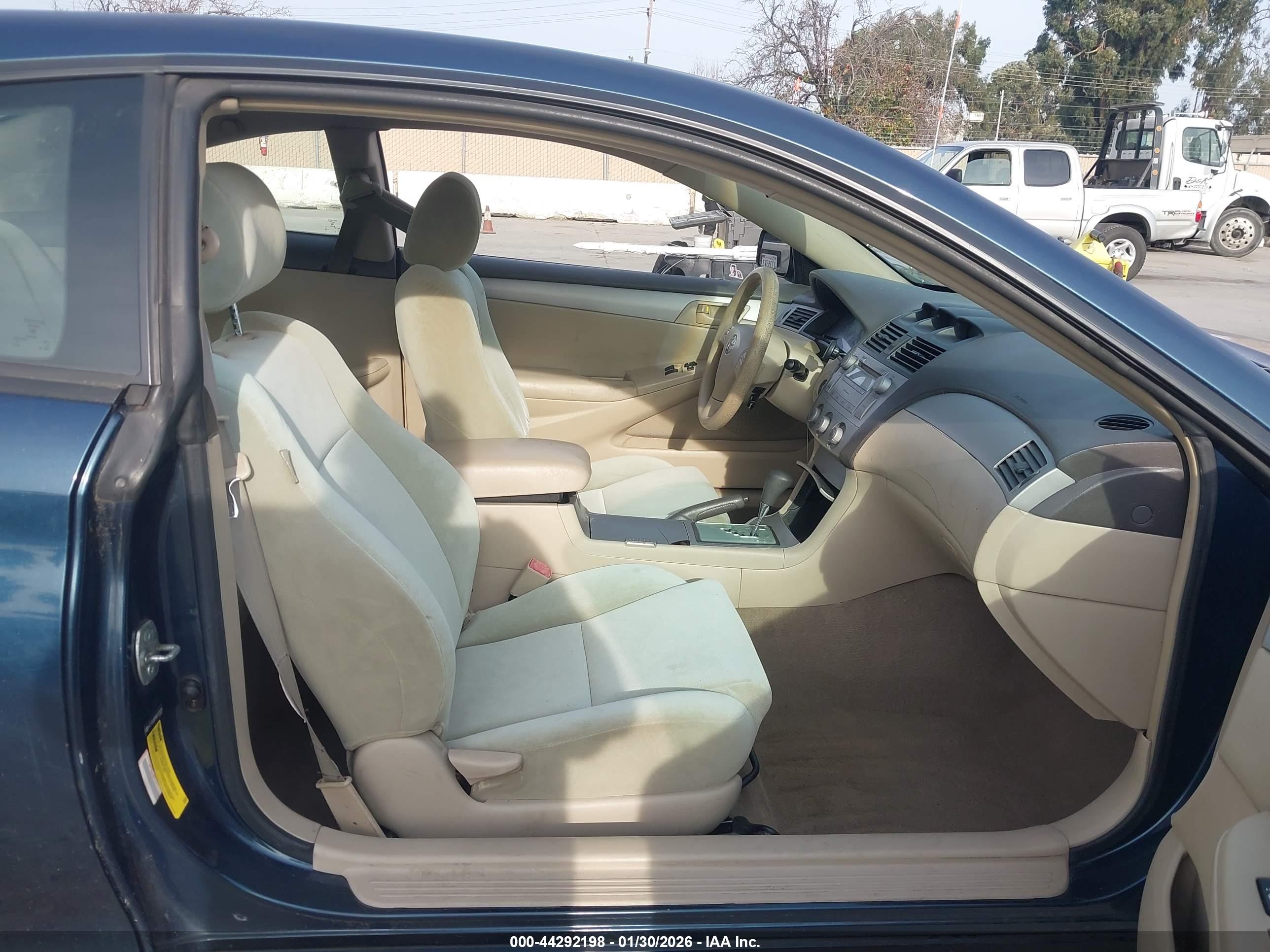 TOYOTA CAMRY image 5