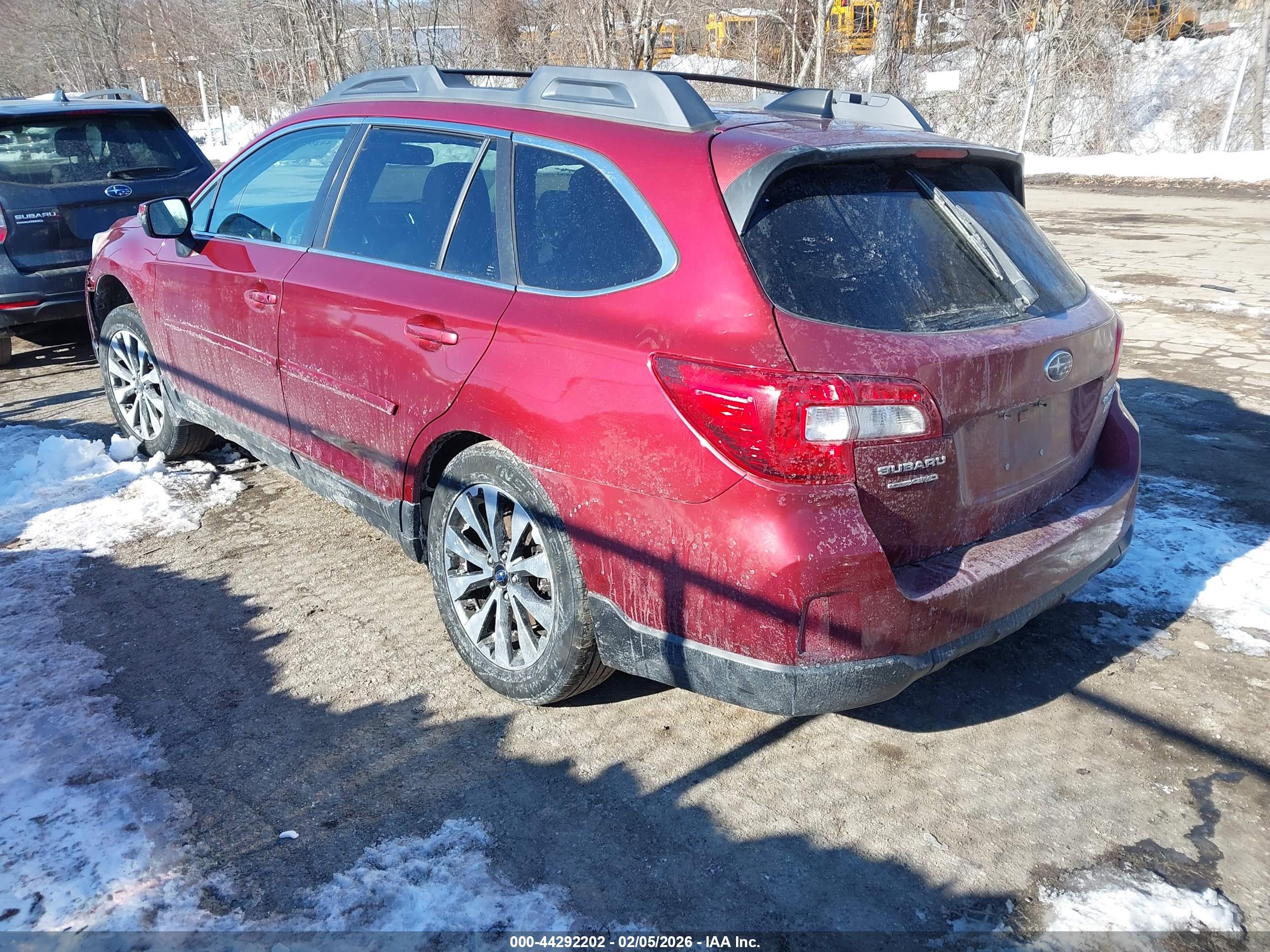 SUBARU OUTBACK image 3