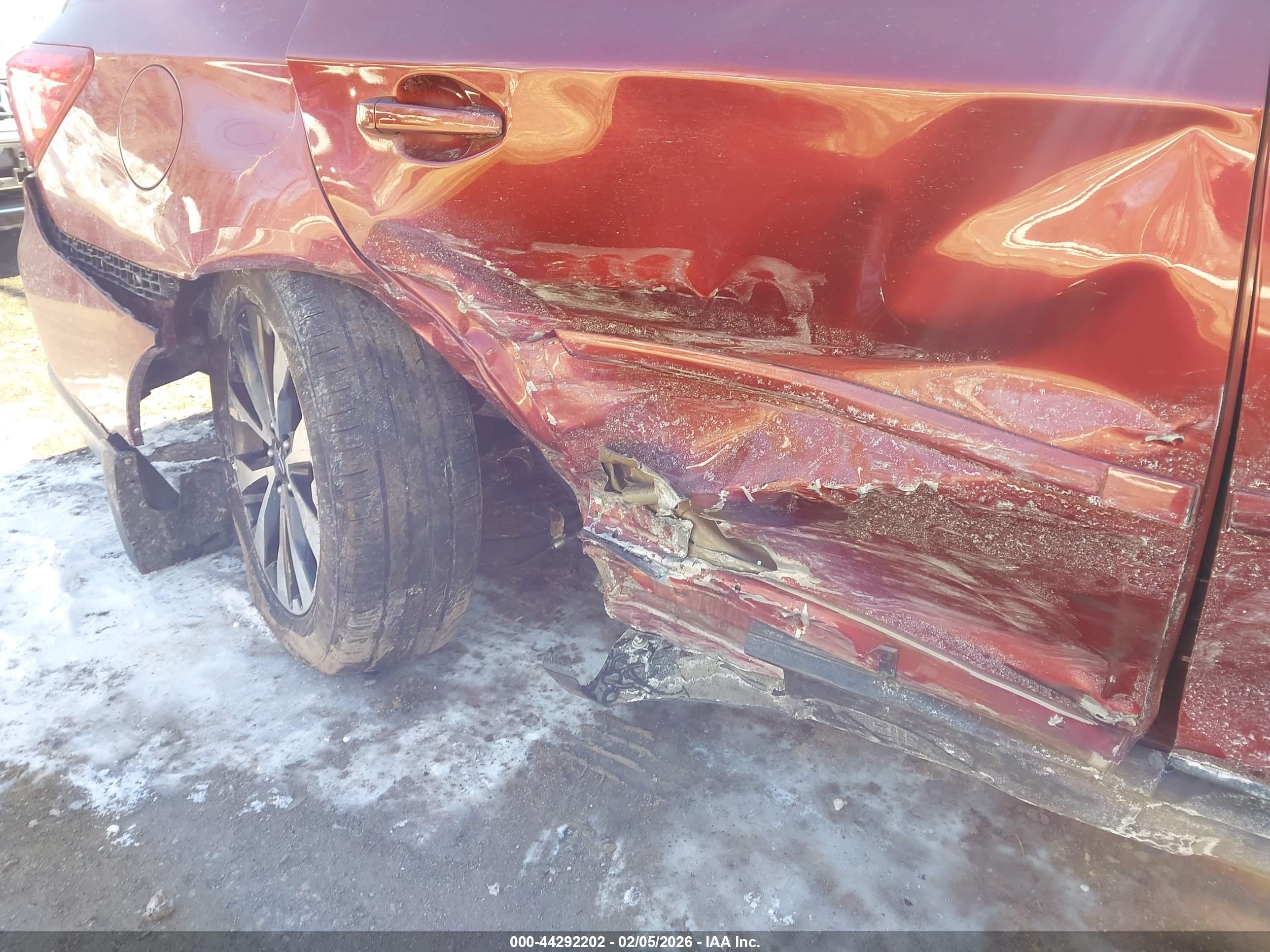 SUBARU OUTBACK image 6