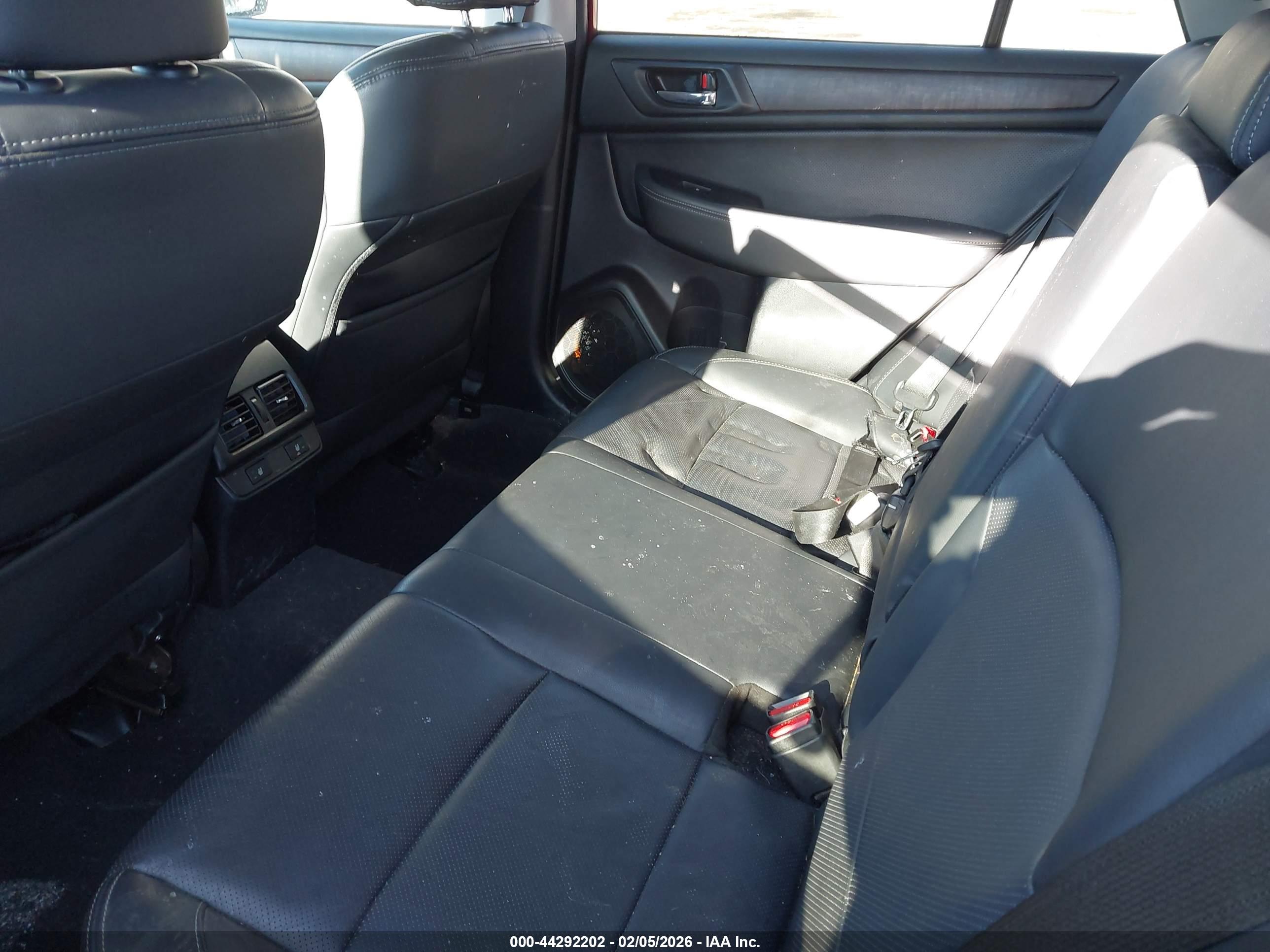 SUBARU OUTBACK image 8