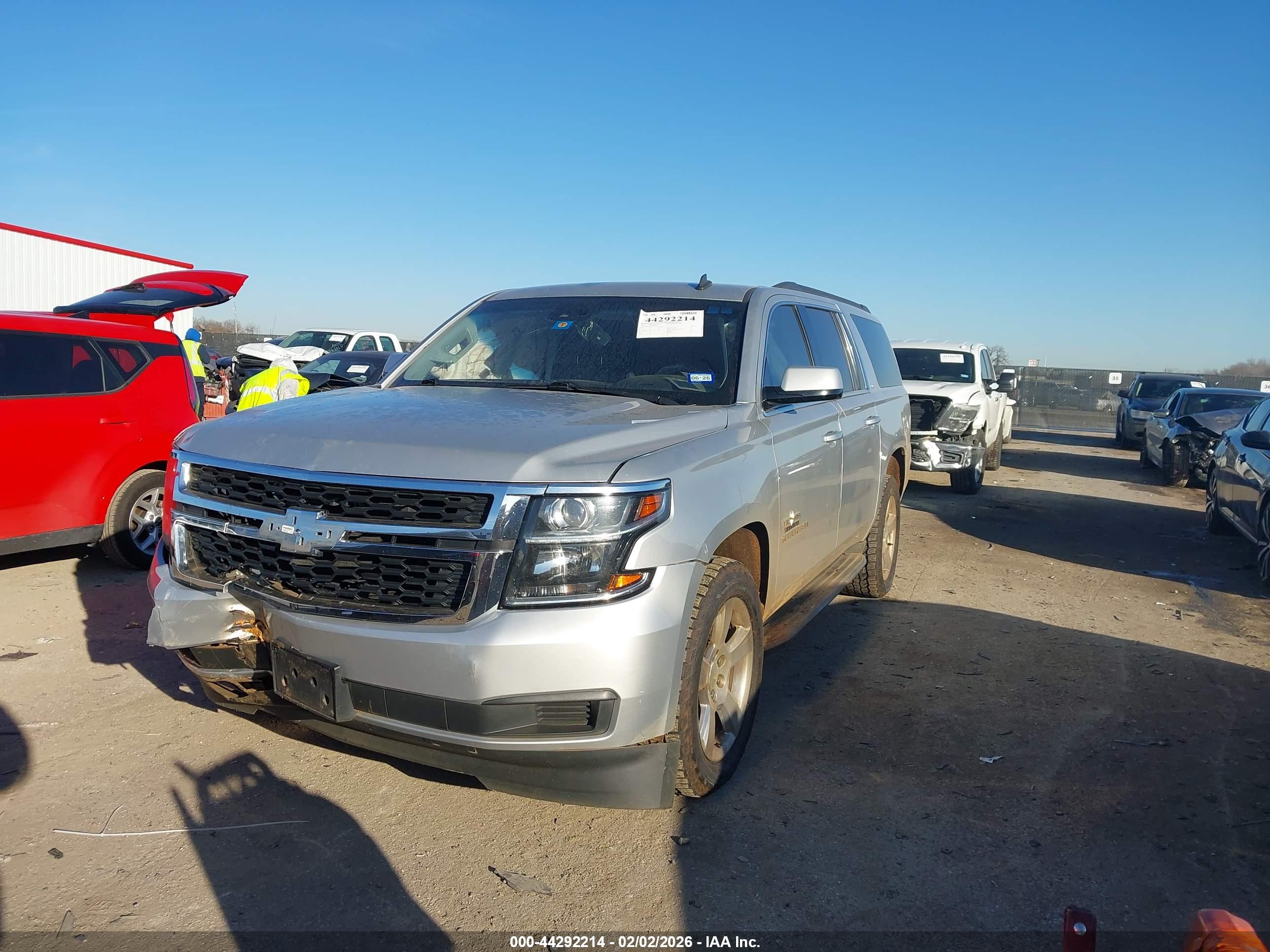 CHEVROLET SUBURBAN image 2