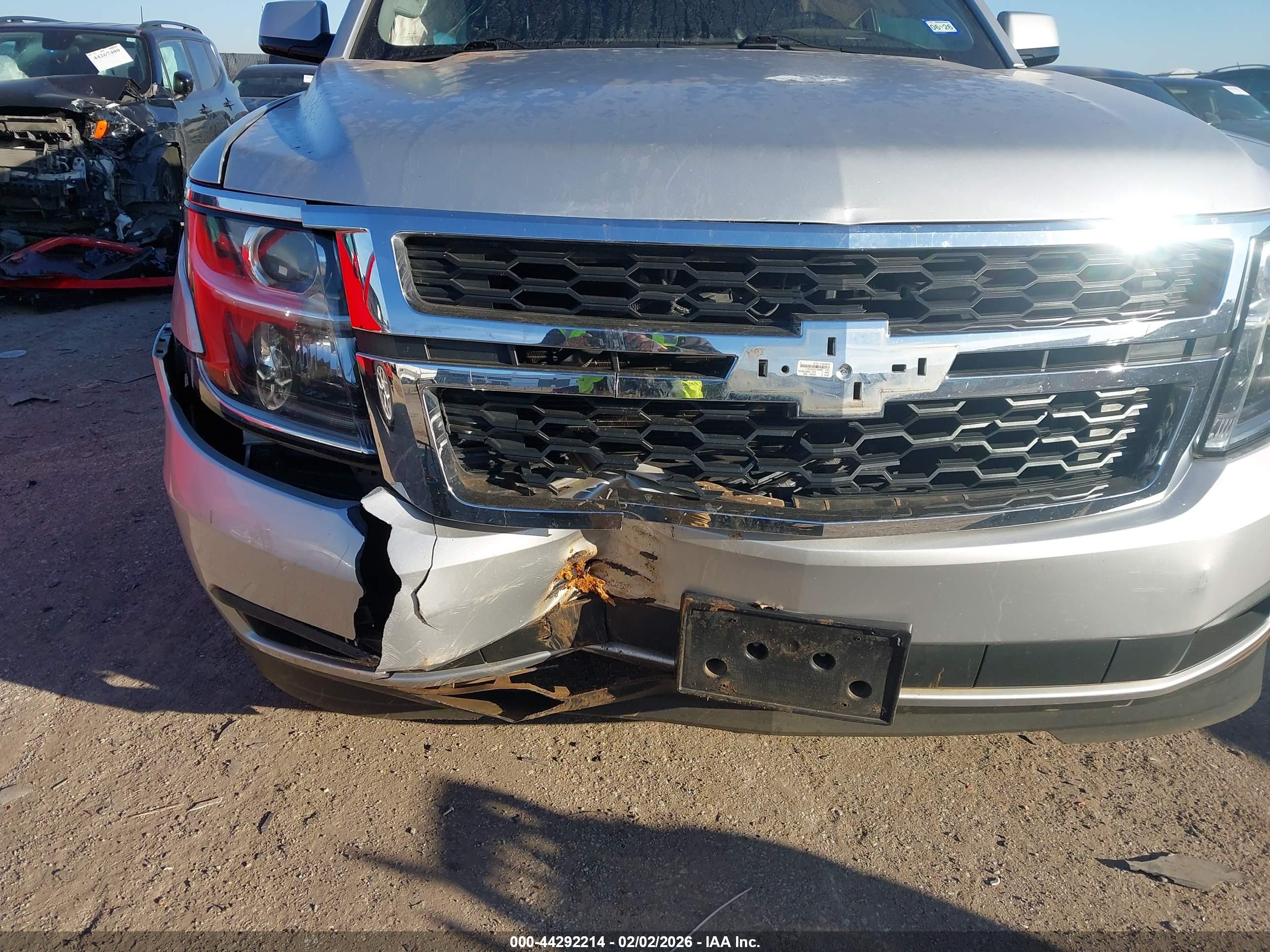 CHEVROLET SUBURBAN image 6