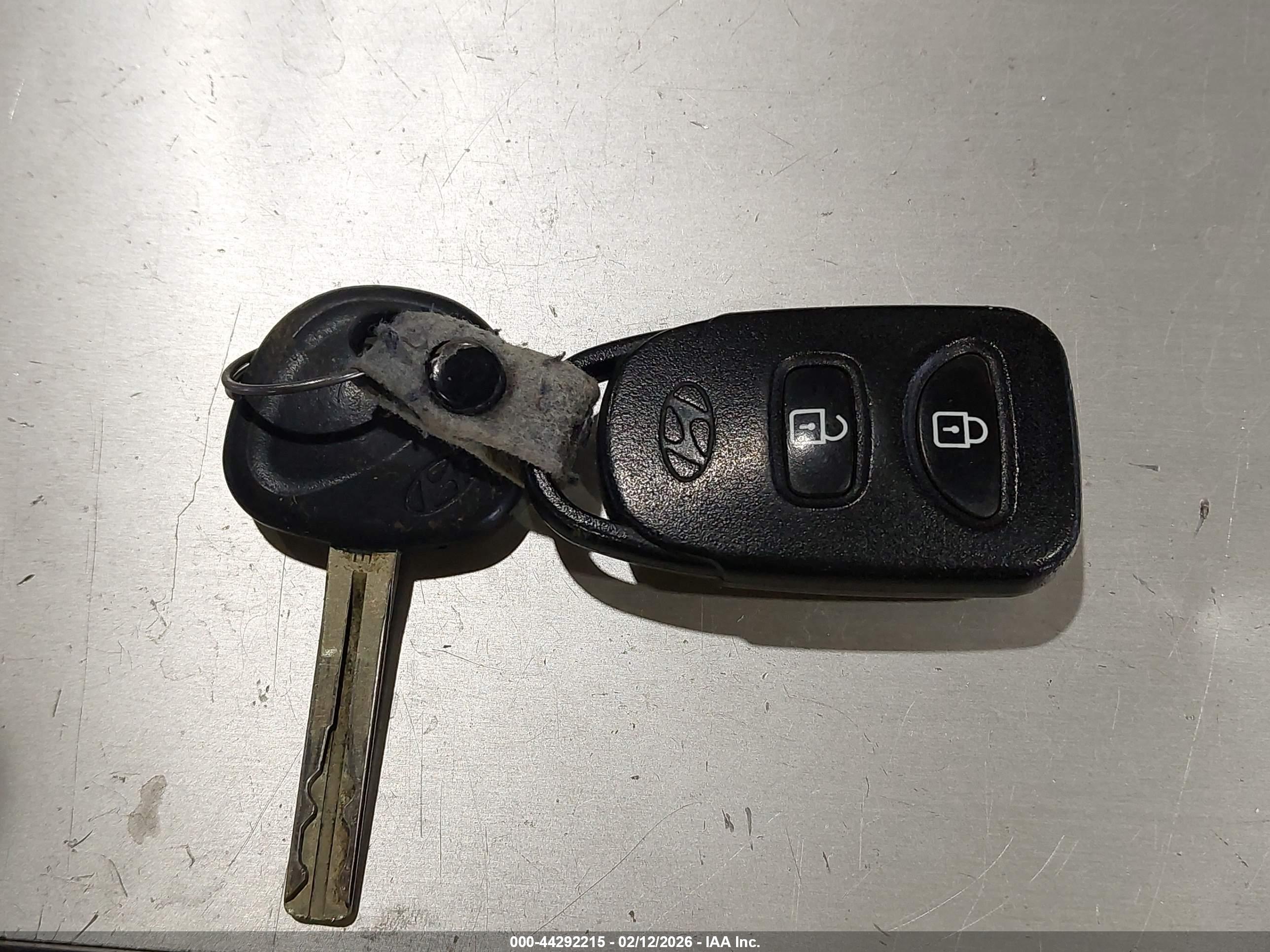 HYUNDAI TUCSON image 11