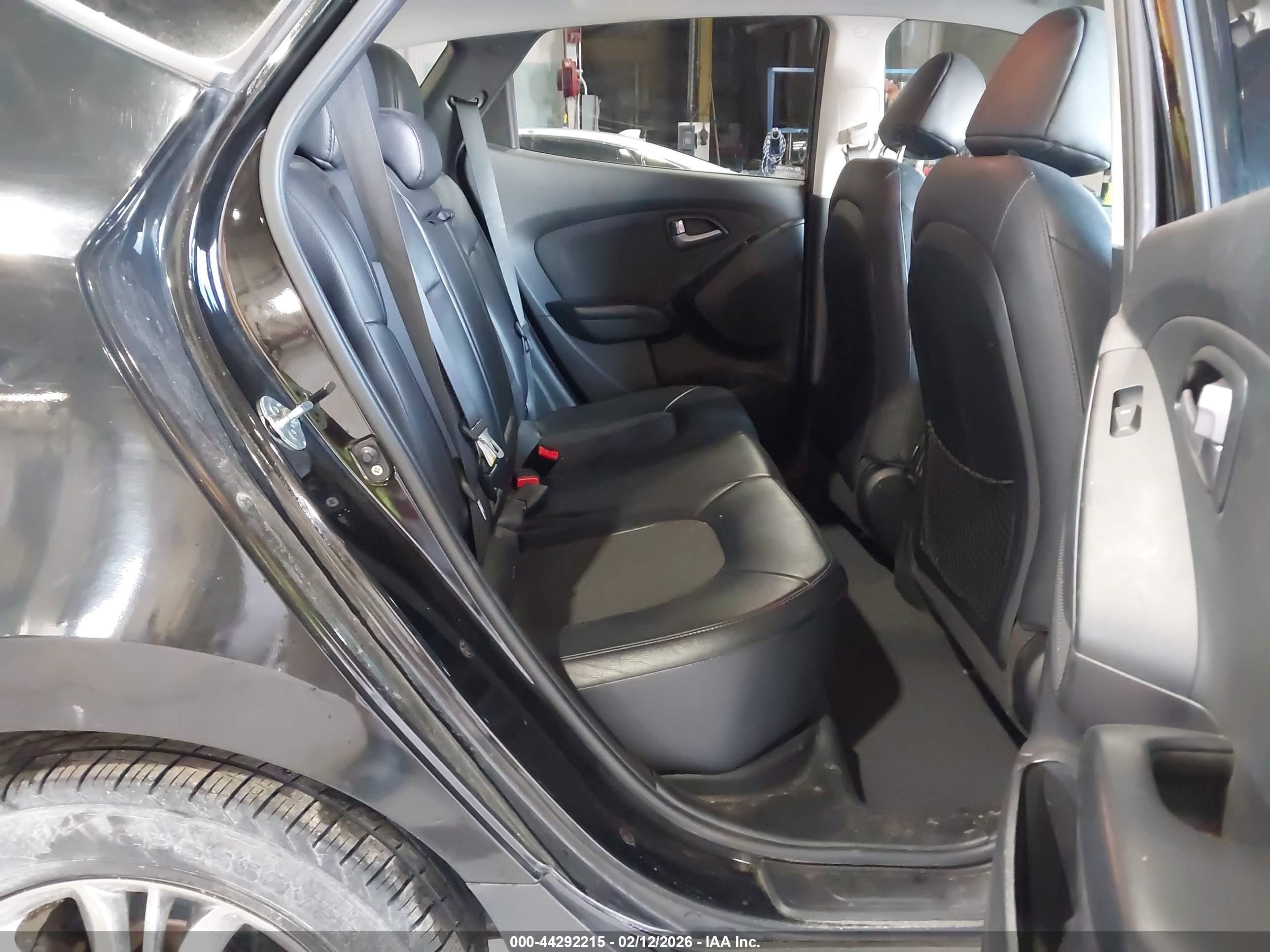 HYUNDAI TUCSON image 8