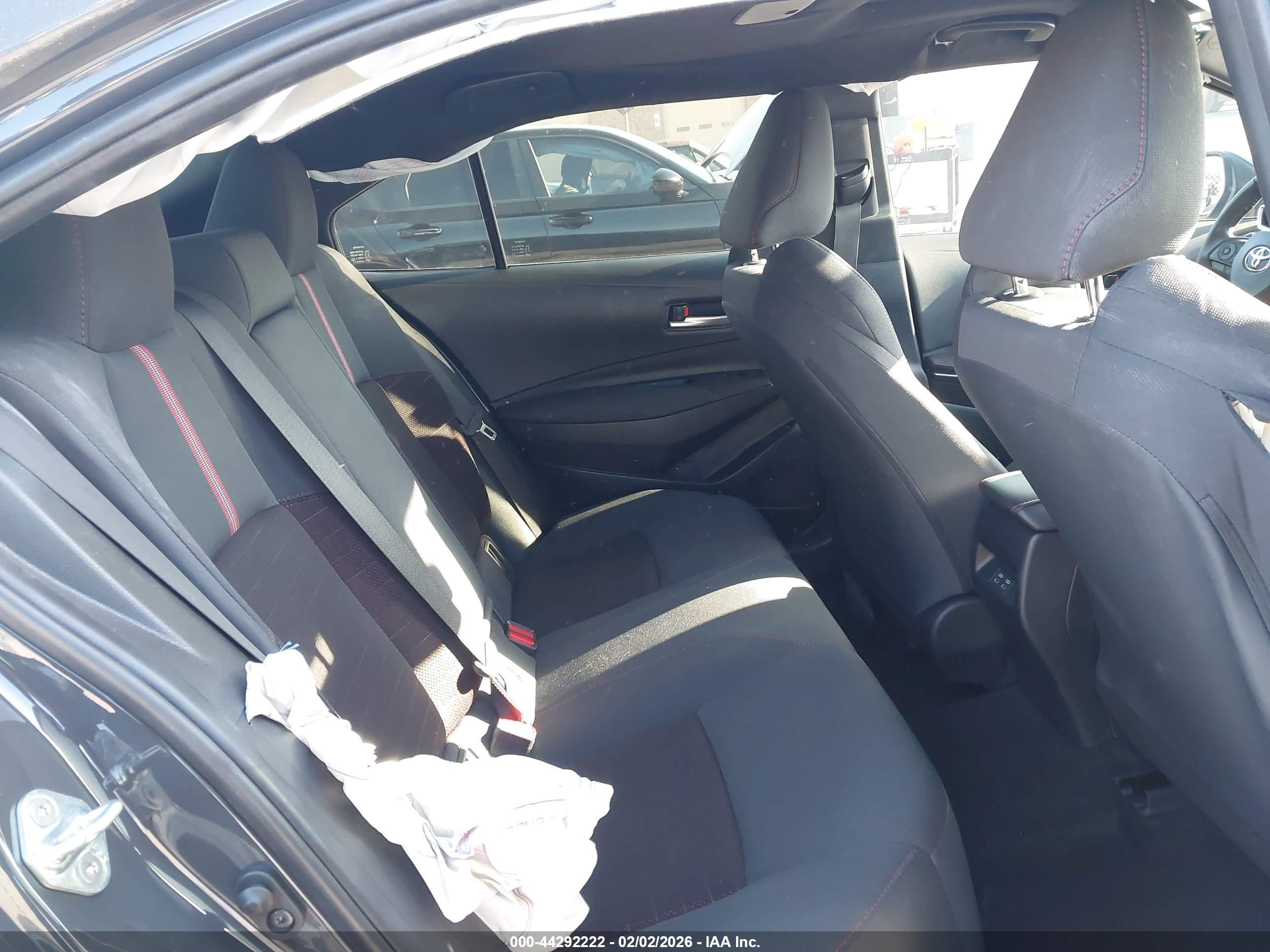 TOYOTA COROLLA image 8