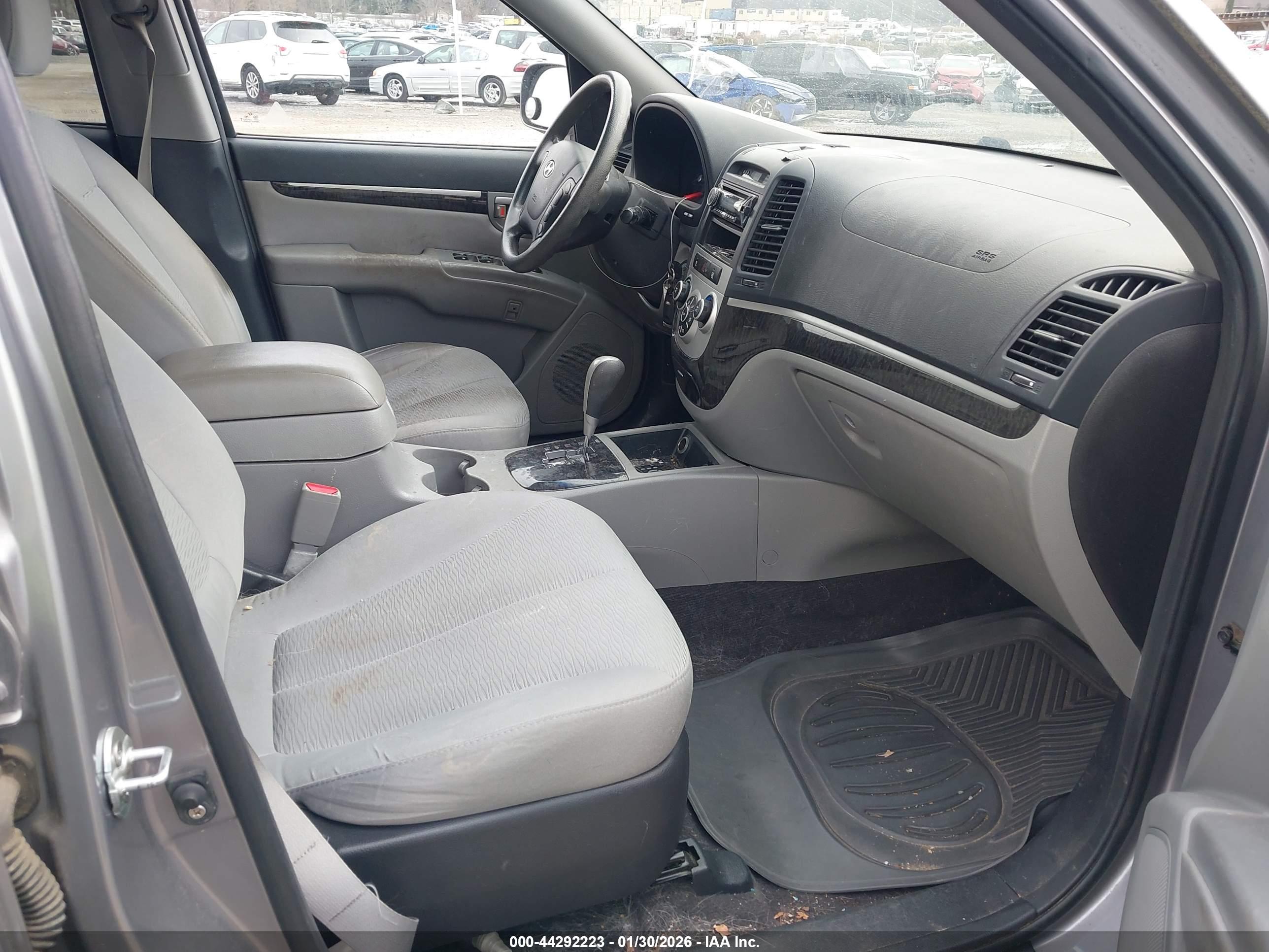 HYUNDAI SANTA image 5