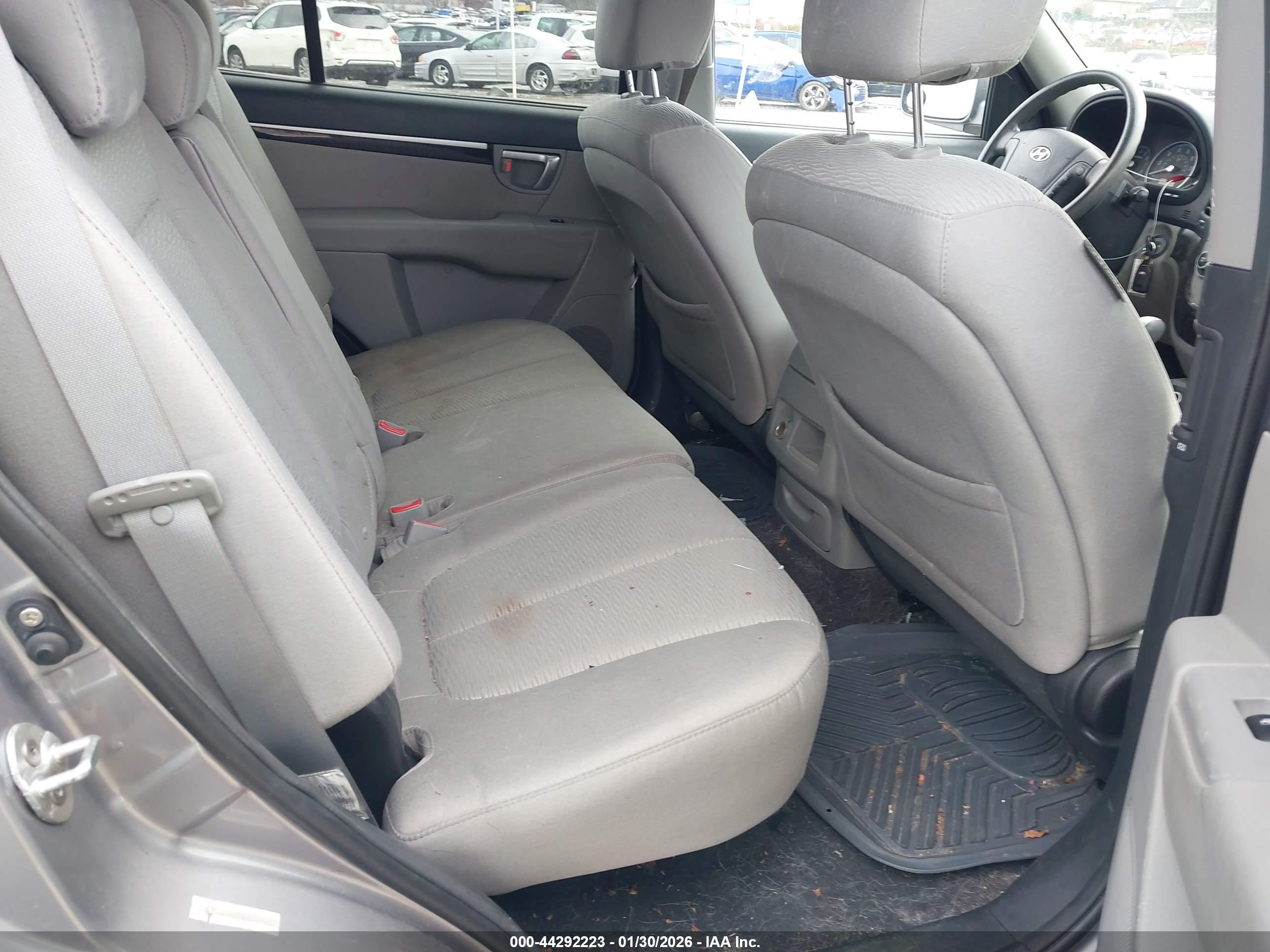 HYUNDAI SANTA image 8