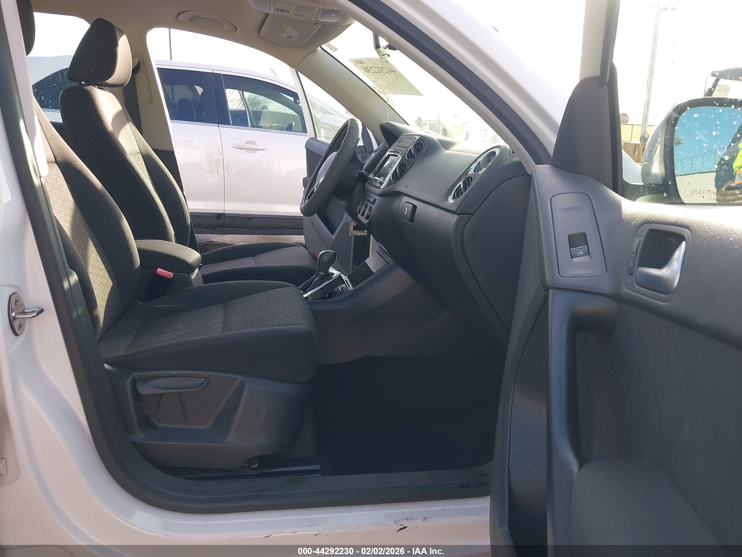 VOLKSWAGEN TIGUAN image 5
