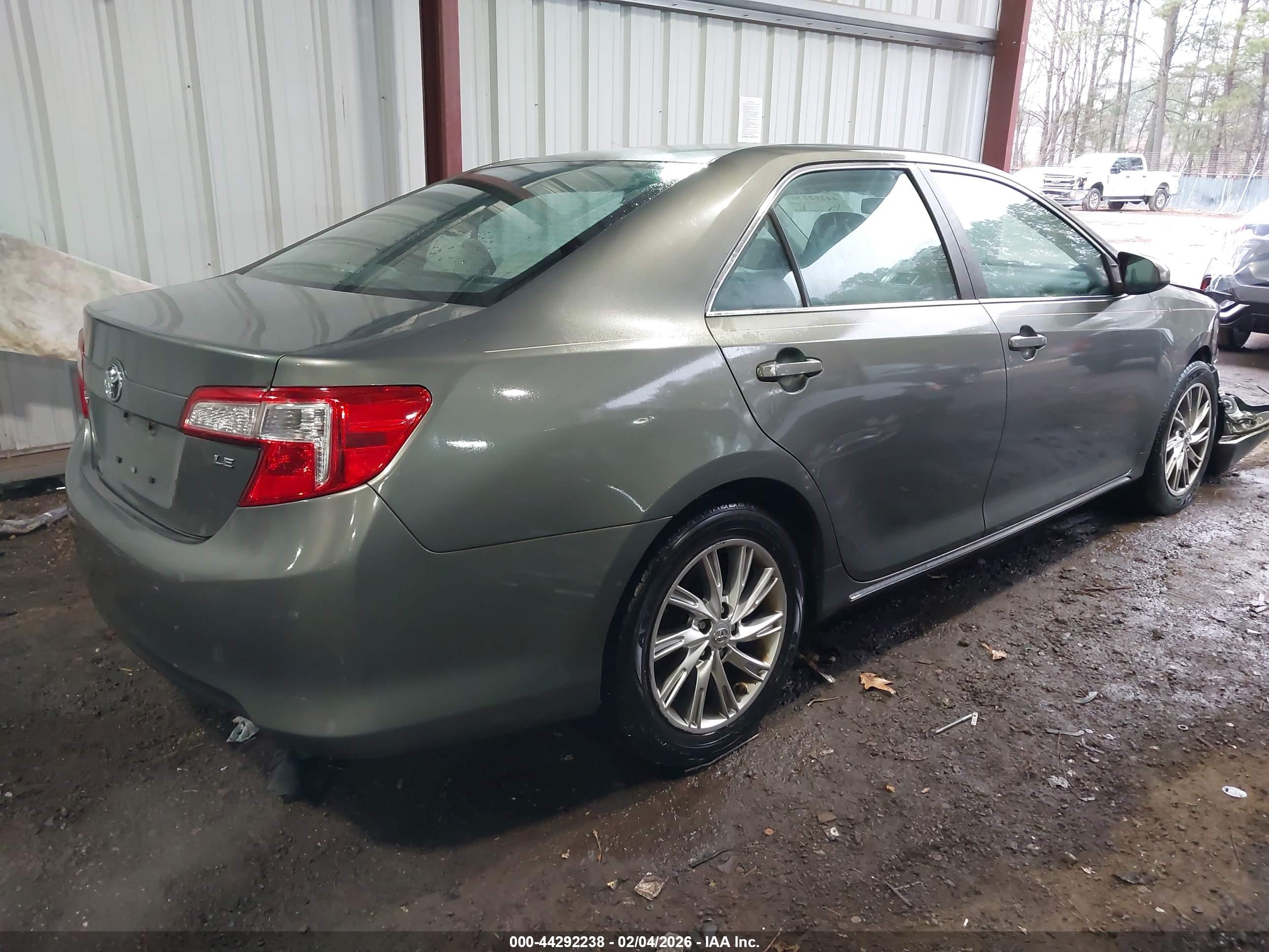 TOYOTA CAMRY image 4