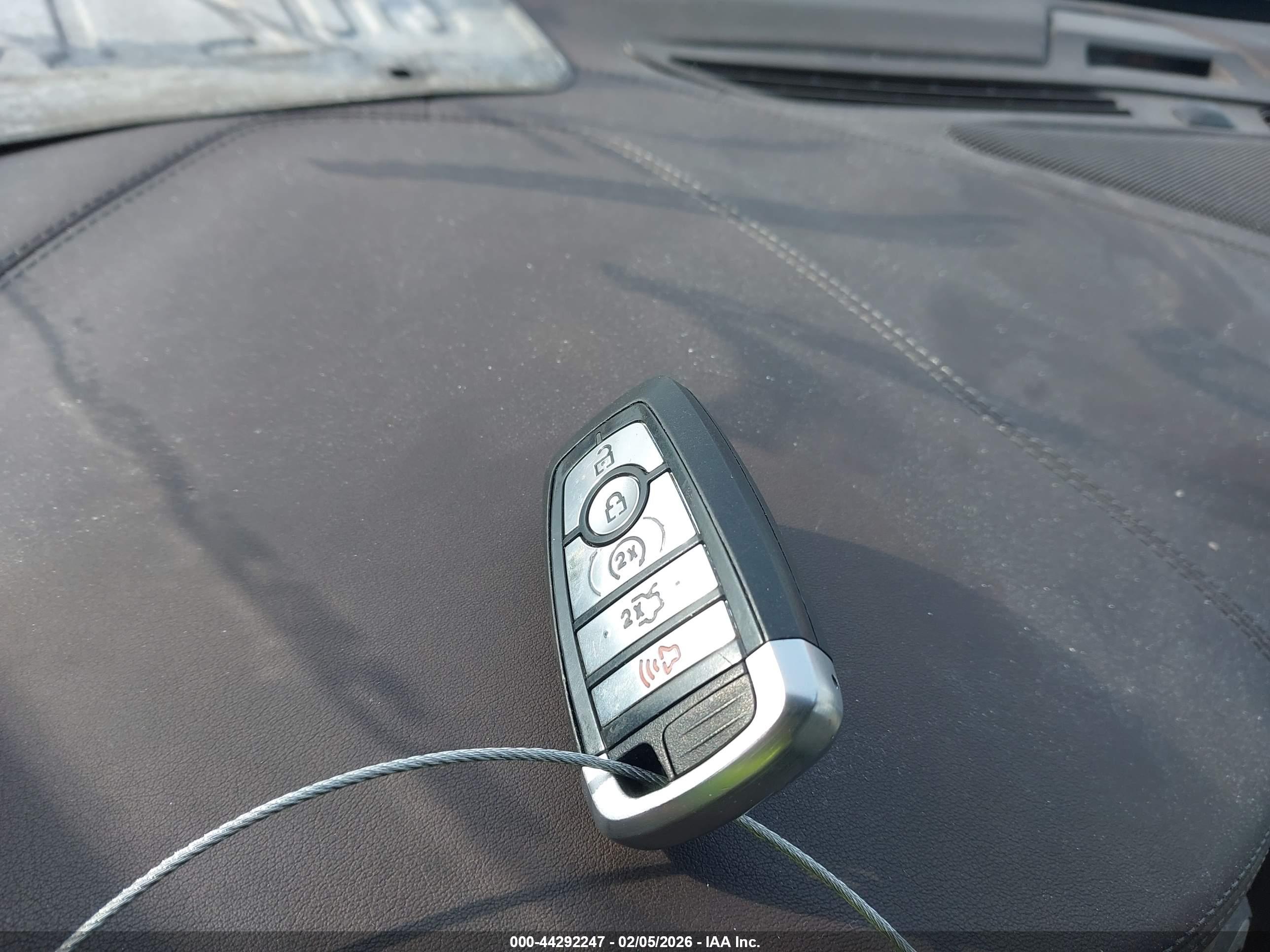 FORD FUSION image 11