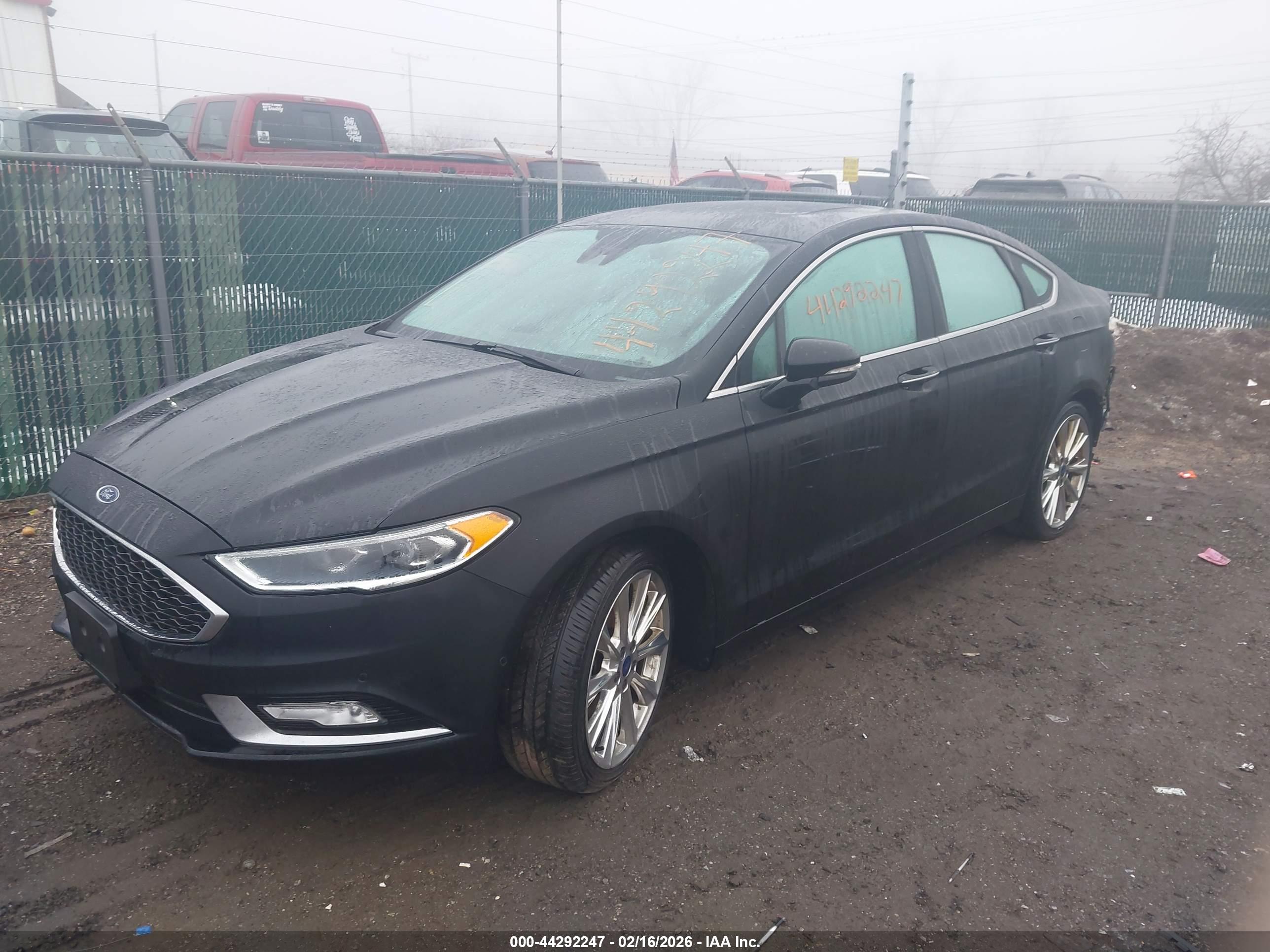 FORD FUSION image 2