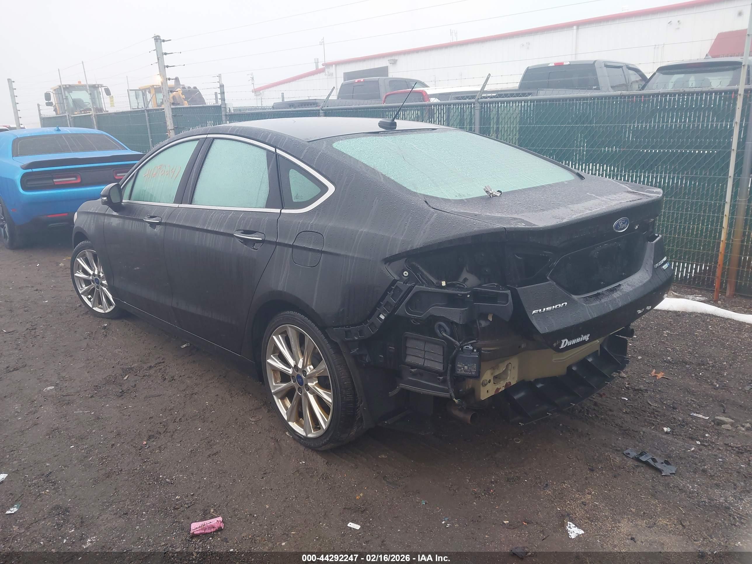 FORD FUSION image 3