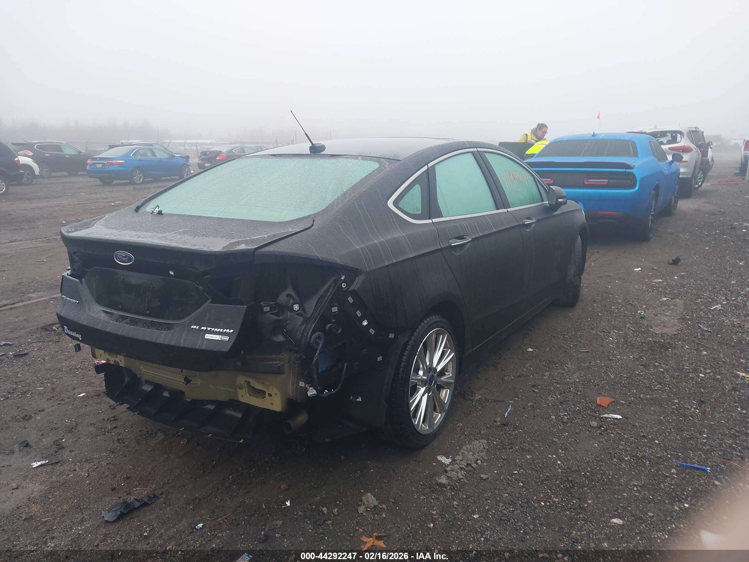 FORD FUSION image 4