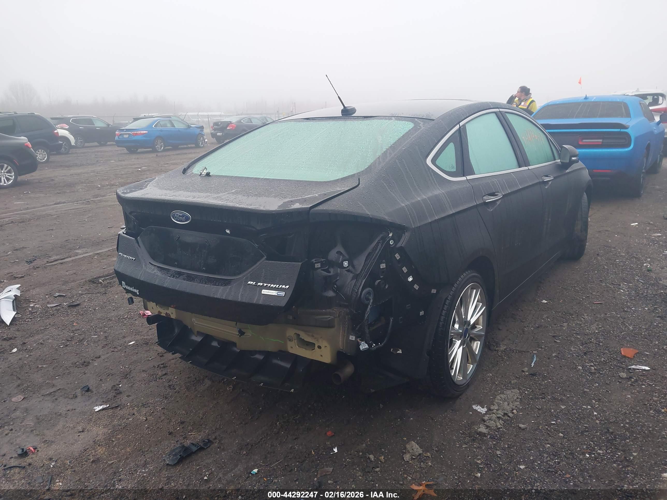 FORD FUSION image 6