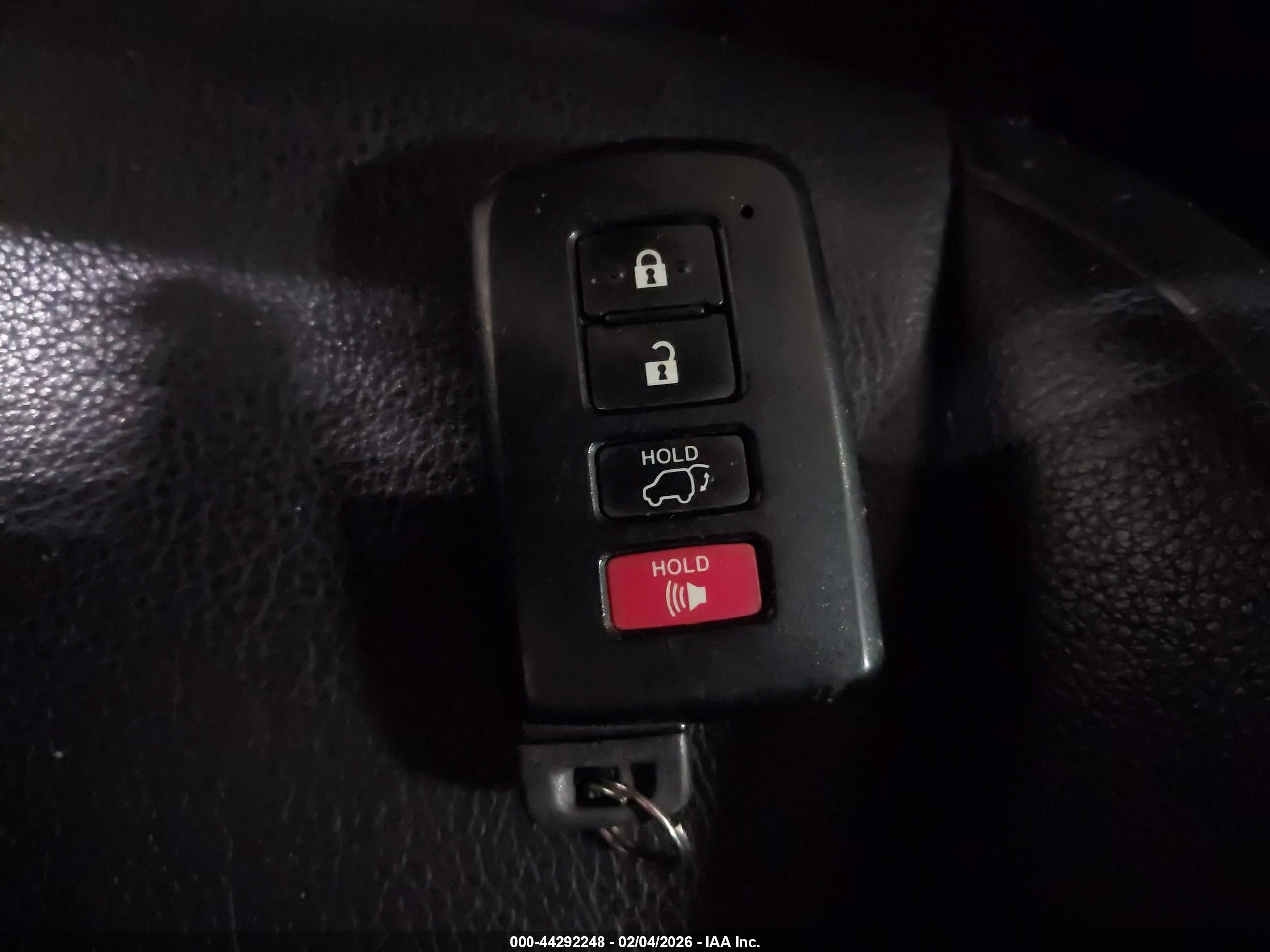 TOYOTA RAV4 image 11