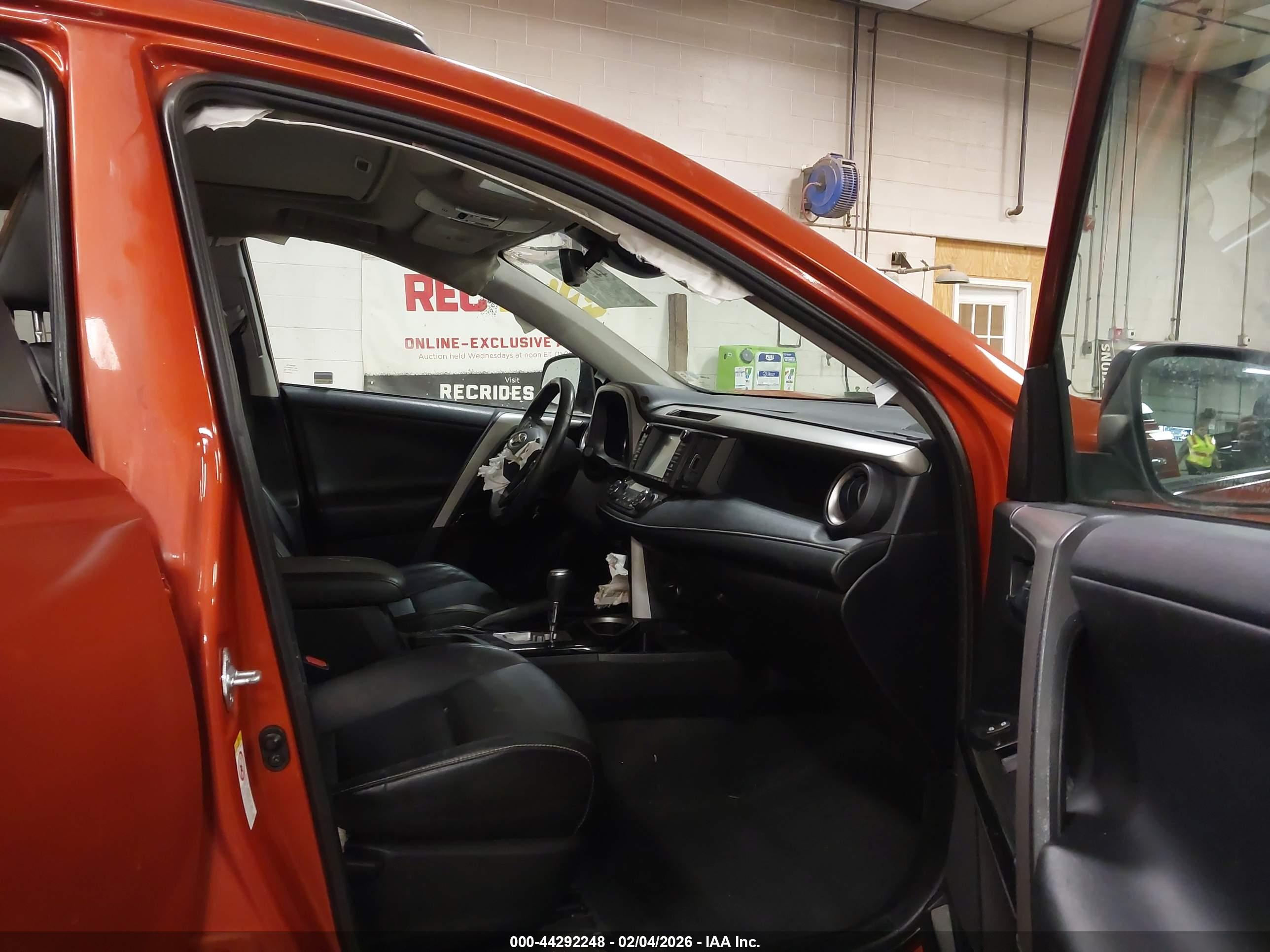TOYOTA RAV4 image 5