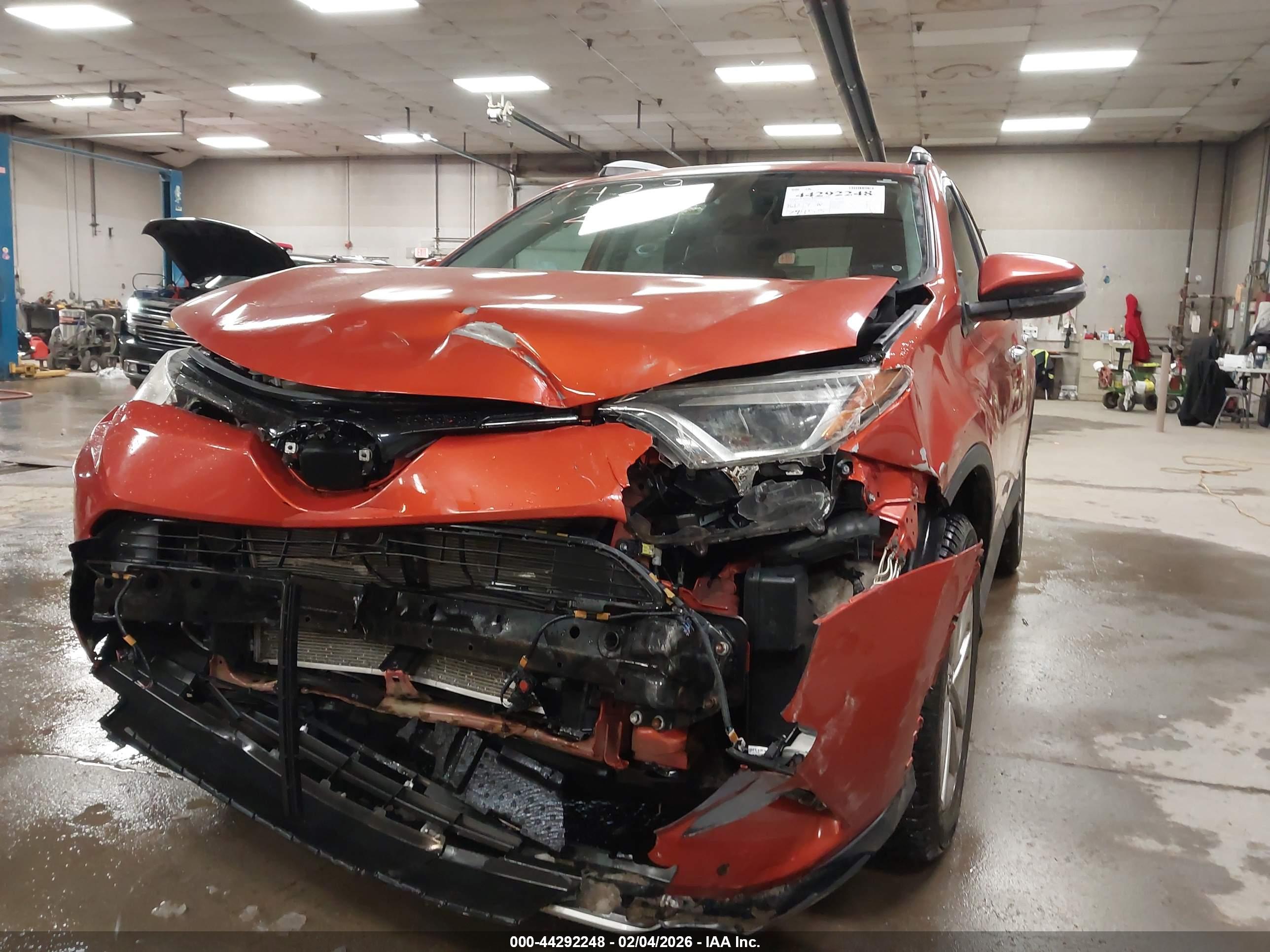 TOYOTA RAV4 image 6